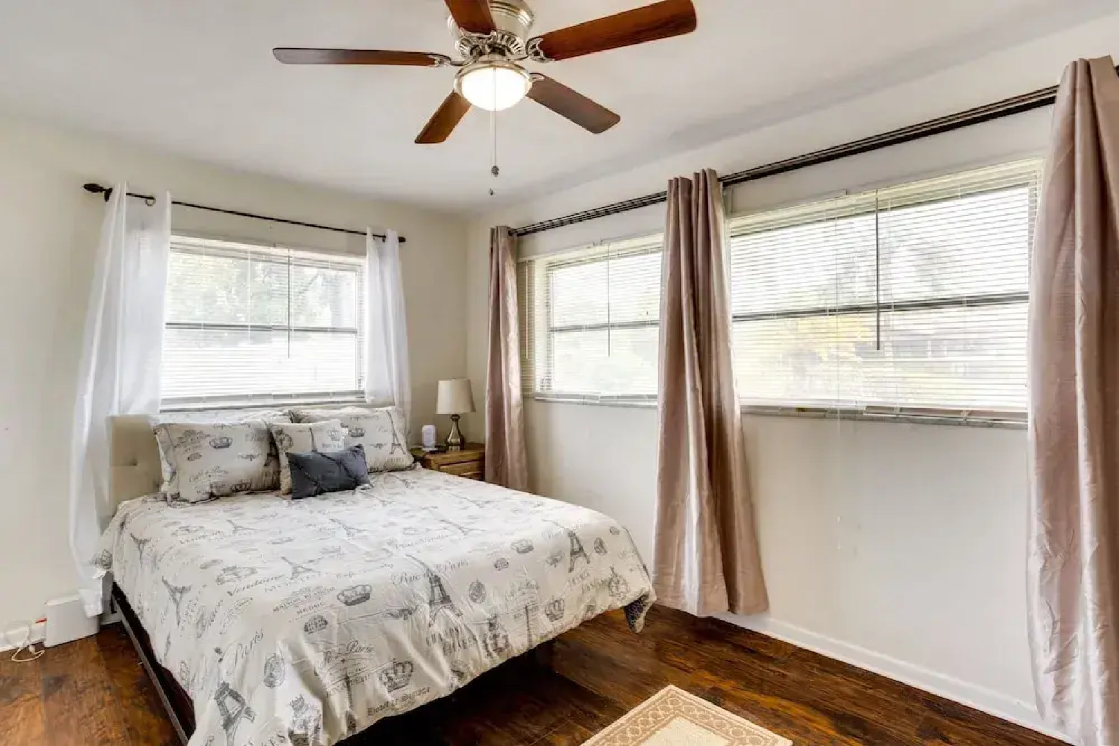 Pool & Screened-in Patio: Tropical Florida Abode