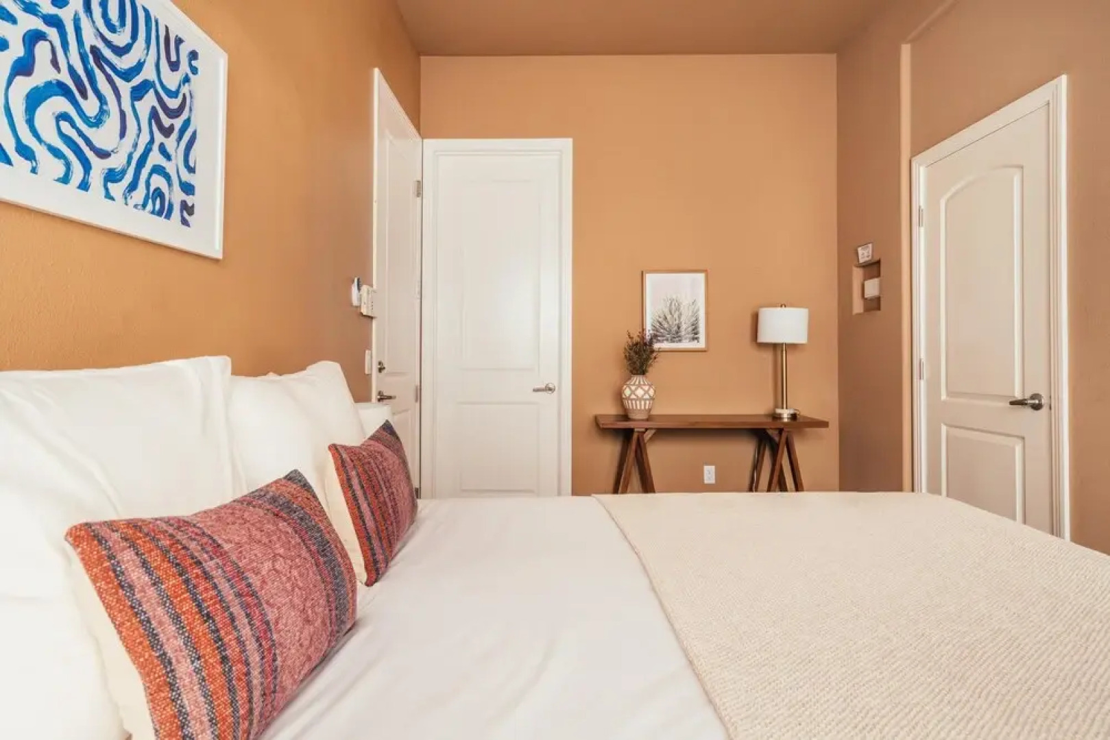 Whispering Palms by AvantStay | WALK TO COACHELLA | Pool & Hot Tub | Sleeps 16!
