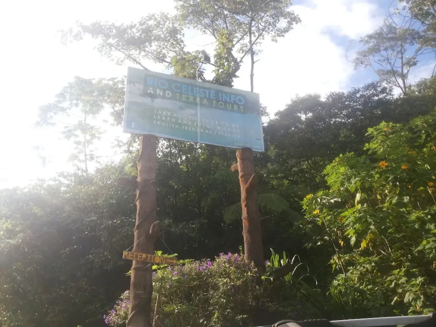 Rio Celeste Family Lodge