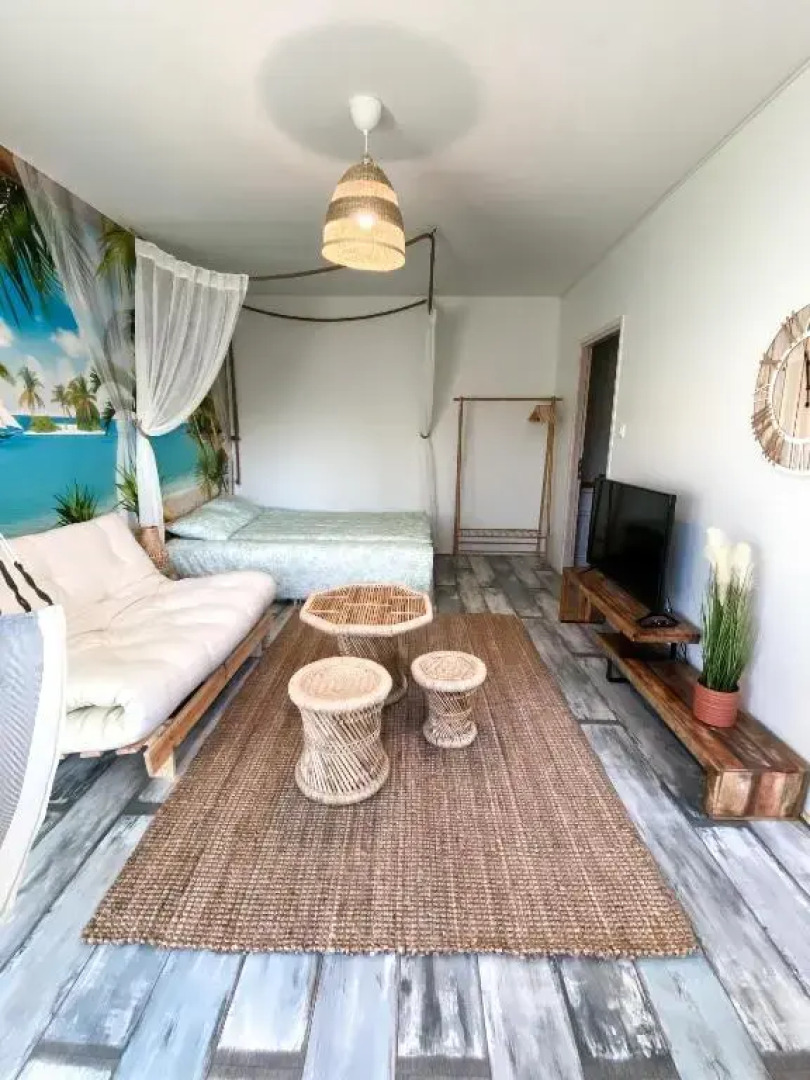 Happyhosts Beach House studio