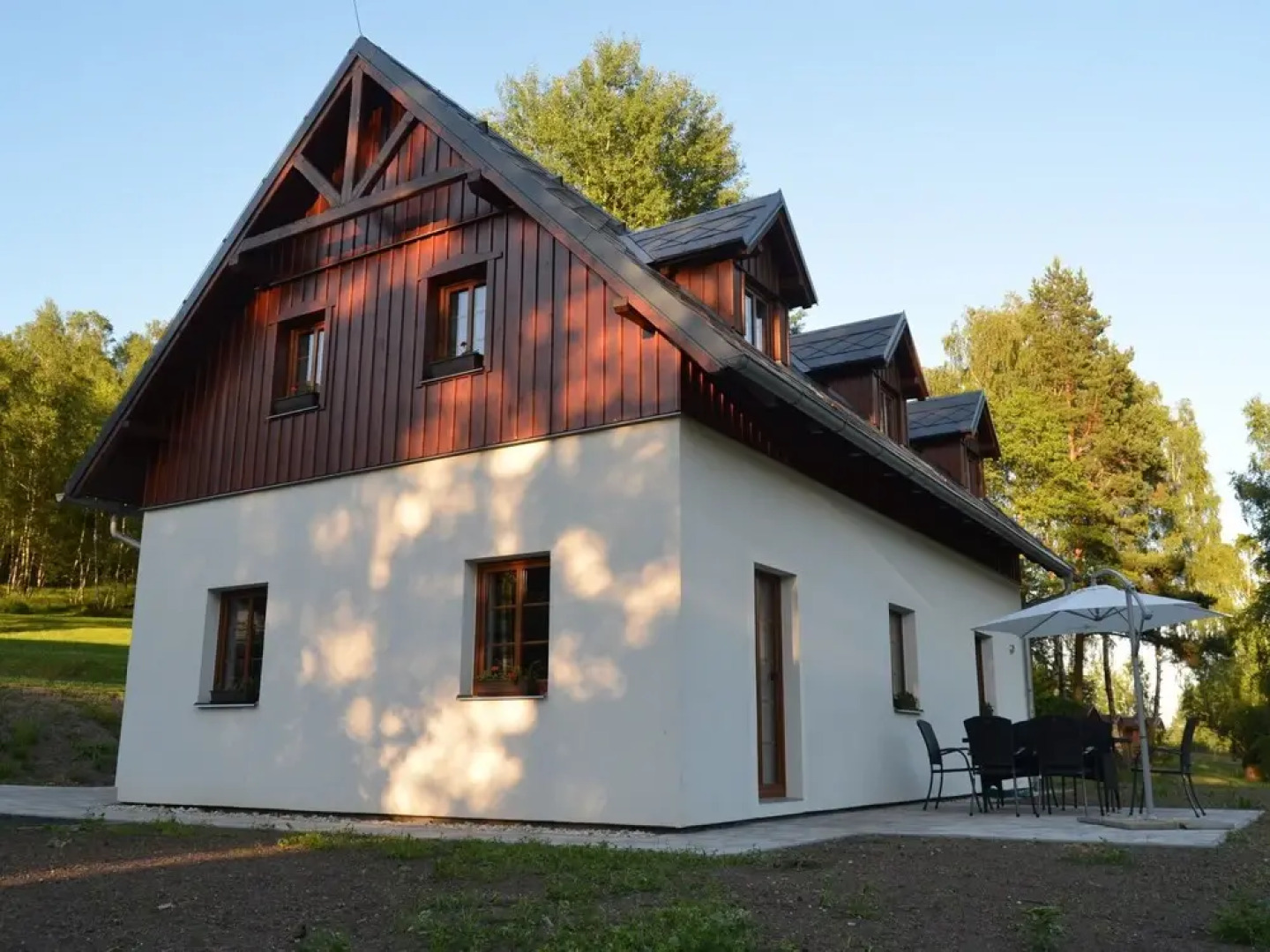 Beautiful, Spacious Holiday Home With Fireplace and Garden Pool Near the Golf Course