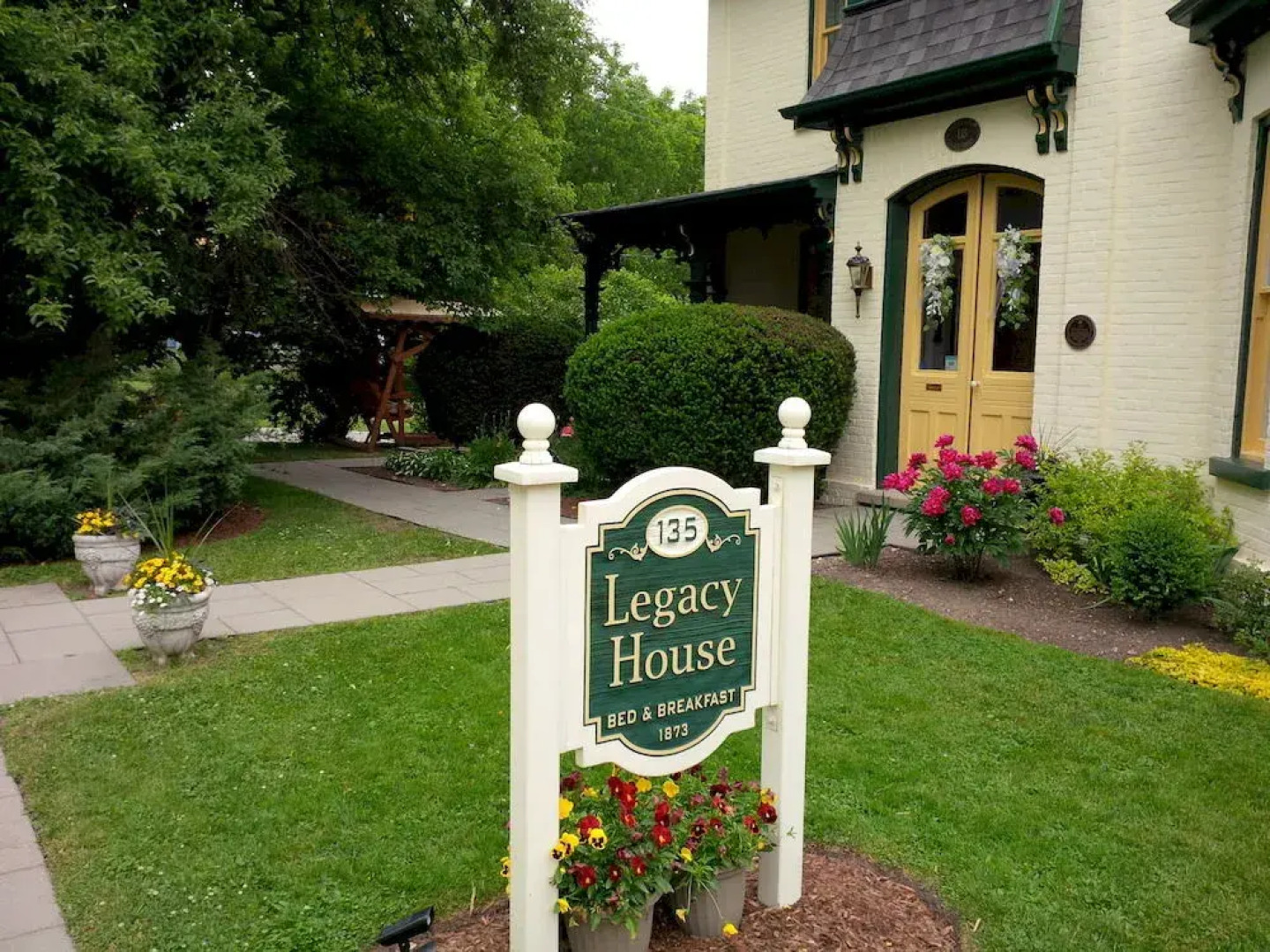 Legacy House Bed and Breakfast