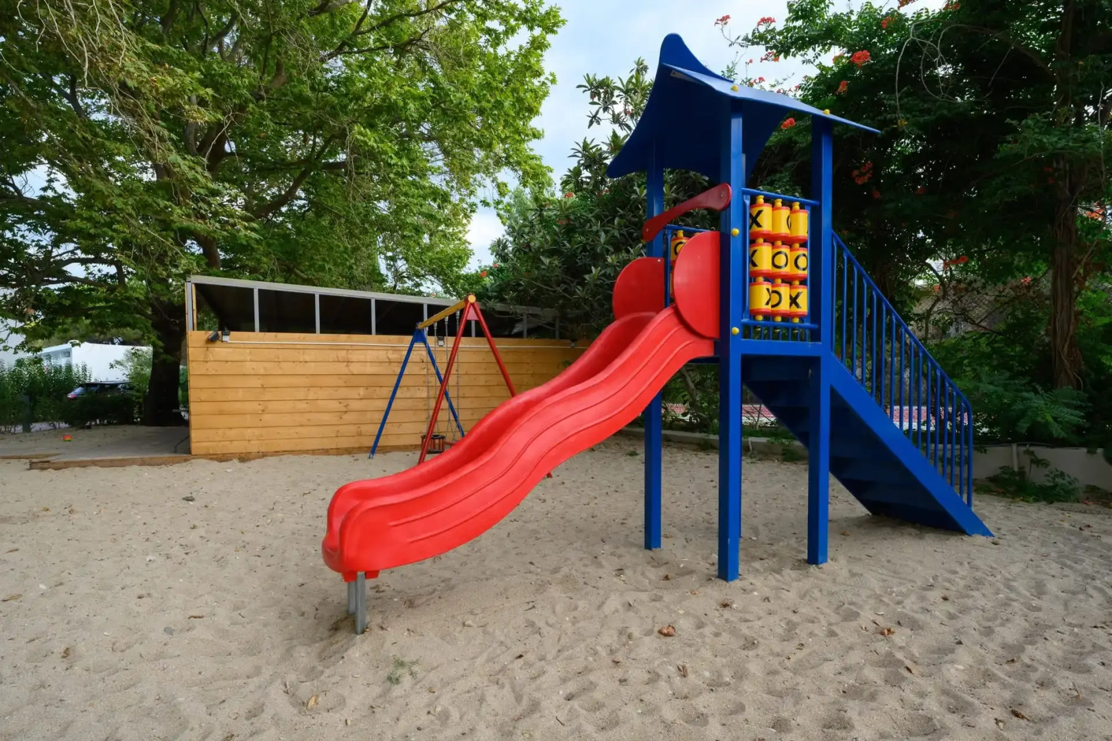 Ninos Grand Beach Hotel & Resort