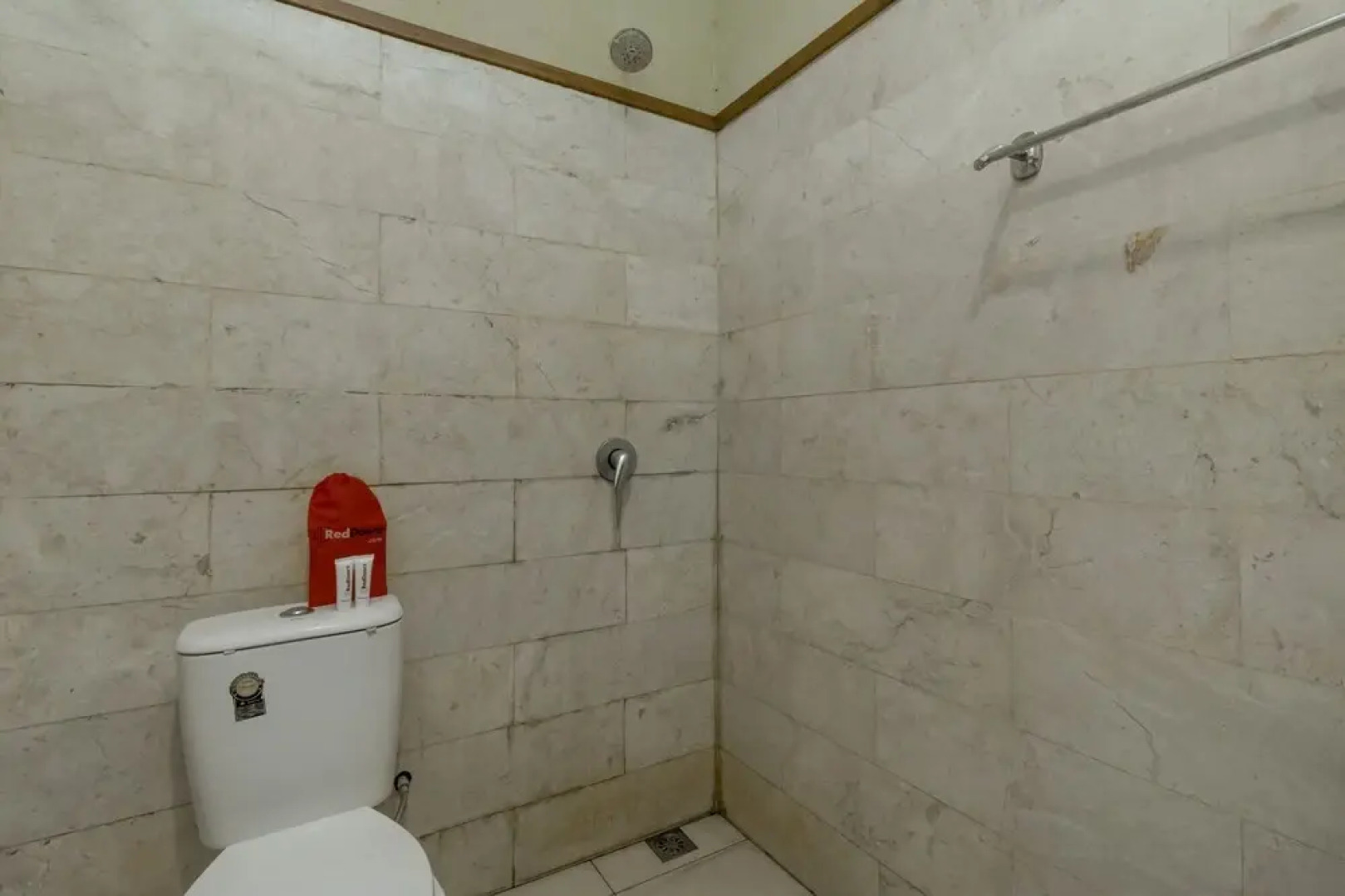 RedDoorz near Gumati Waterpark