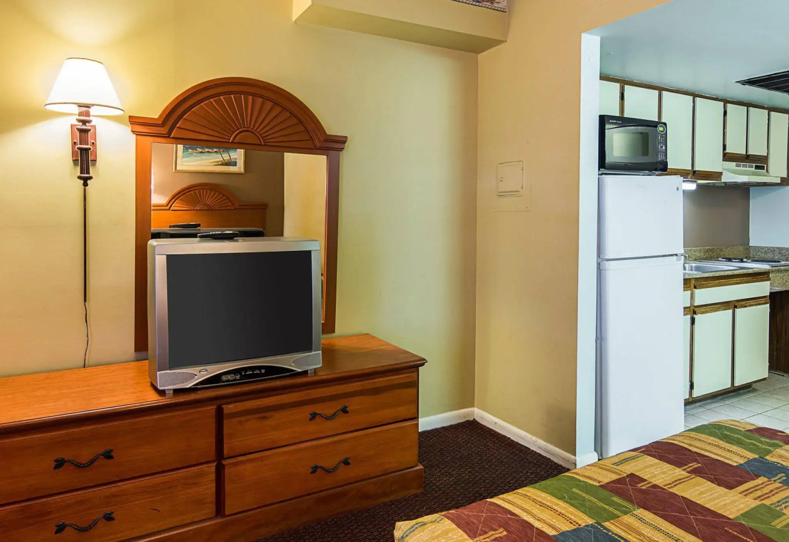 Red Roof PLUS+ & Suites Virginia Beach – Seaside