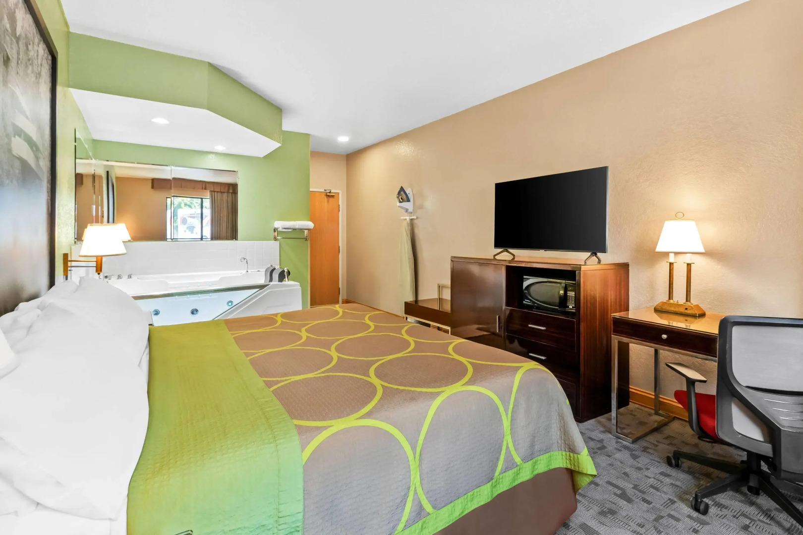 Super 8 by Wyndham Uniontown PA