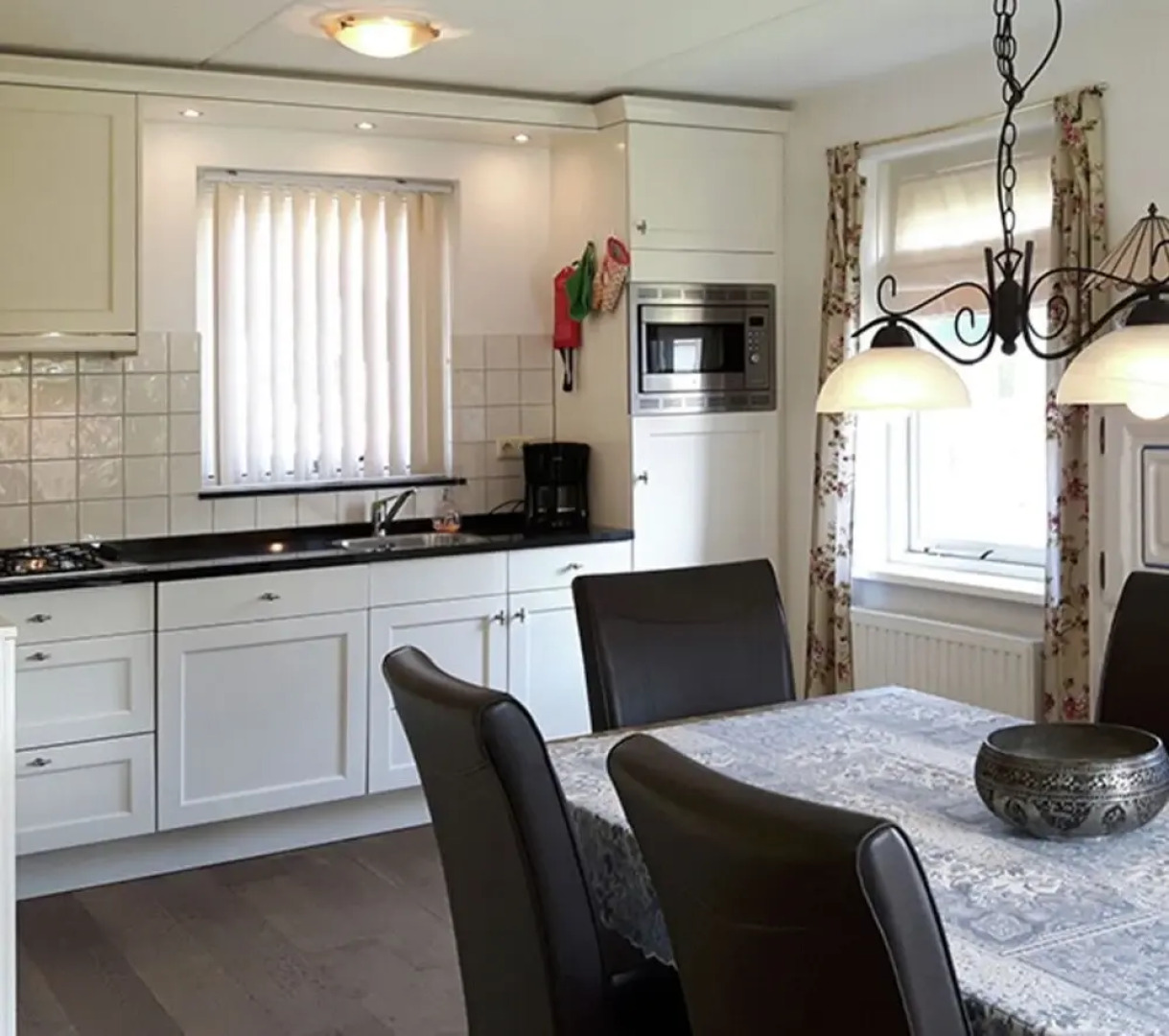 Atmospheric Holiday Home in a Quiet Location on the Outskirts of Zonnemaire