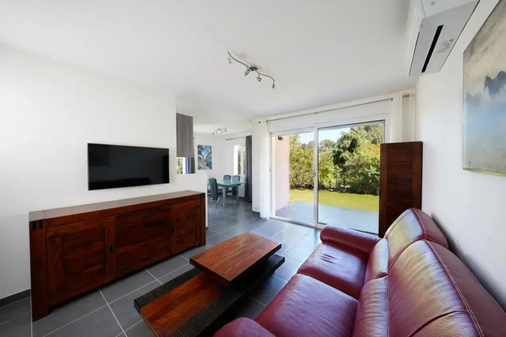 T2 40m2 Ollioules, la Nature, a 10 Mins Des Plages