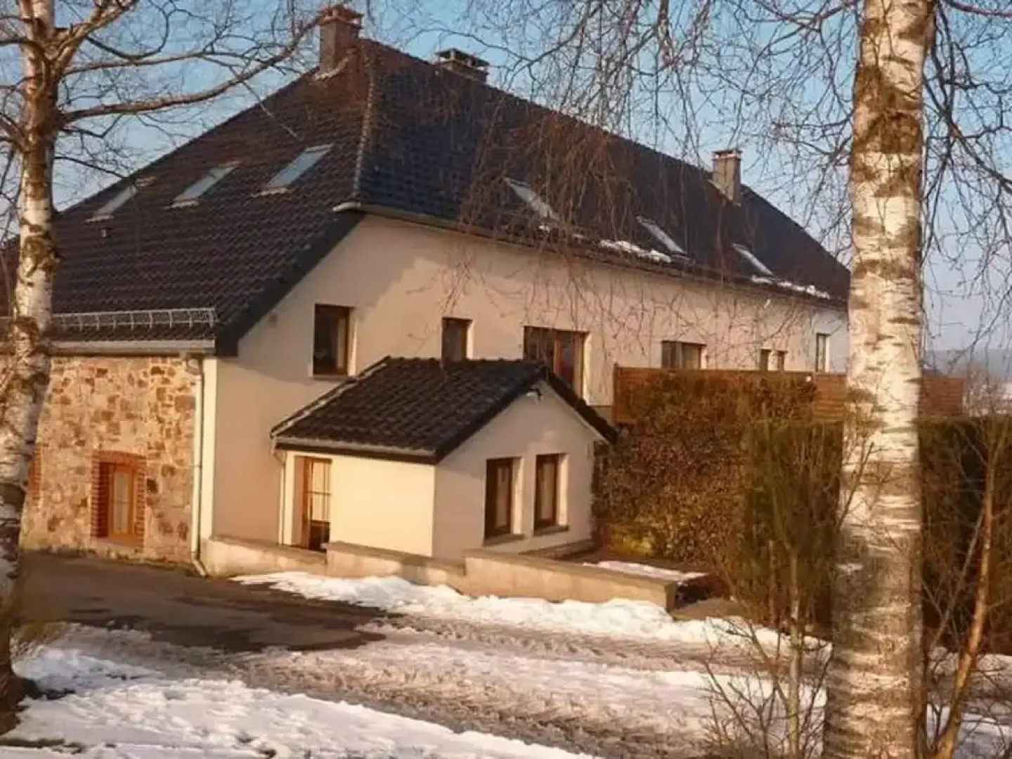 Elegant Home With Sauna