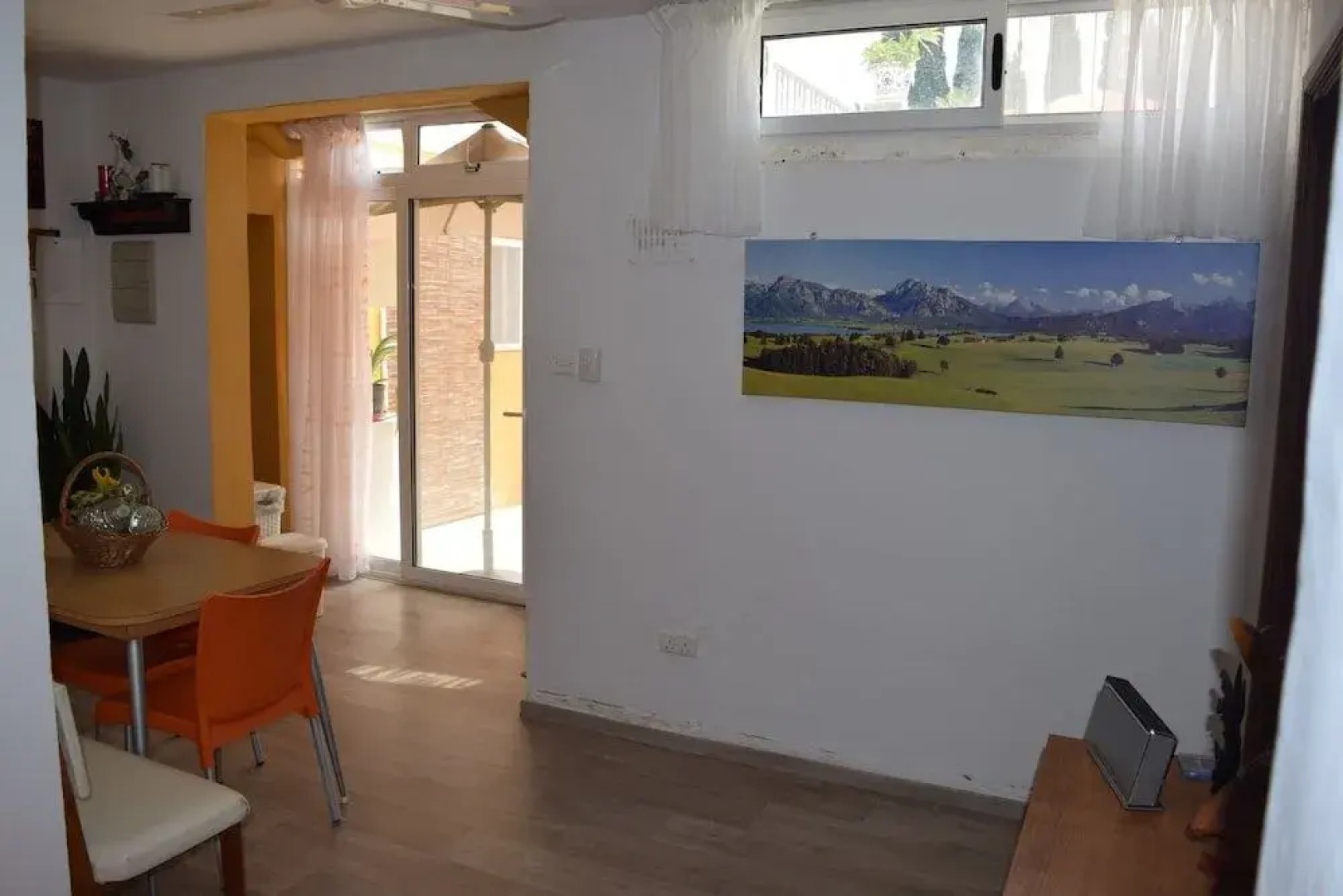 Central villa apartment pool & parking