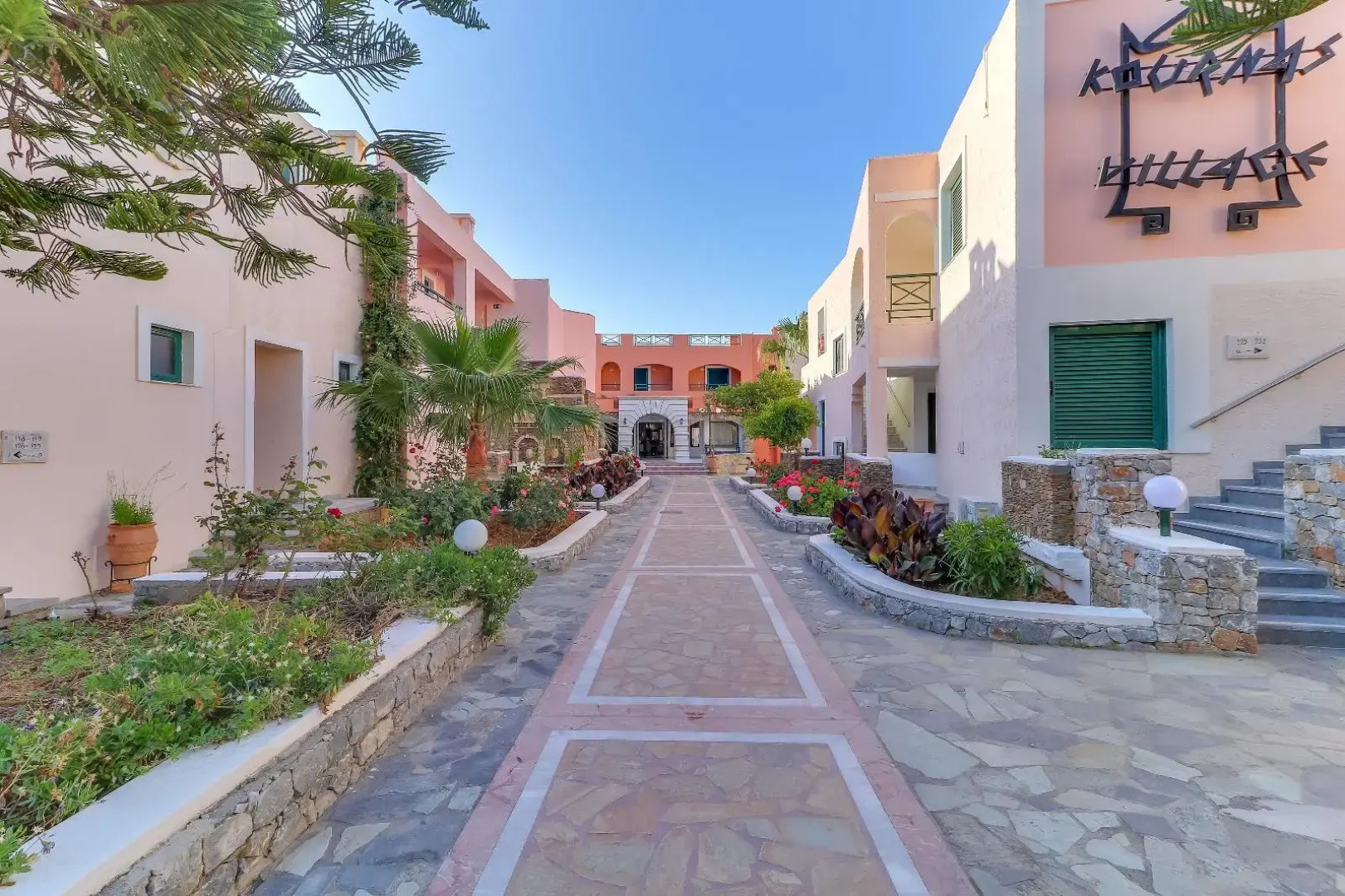 Kournas Village Beach Hotel