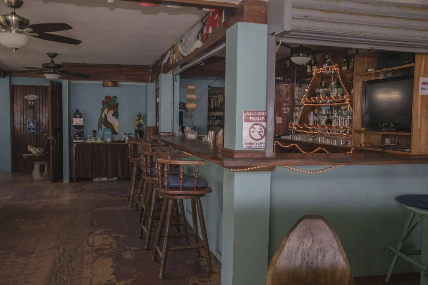 Pelican Beachfront Hotel