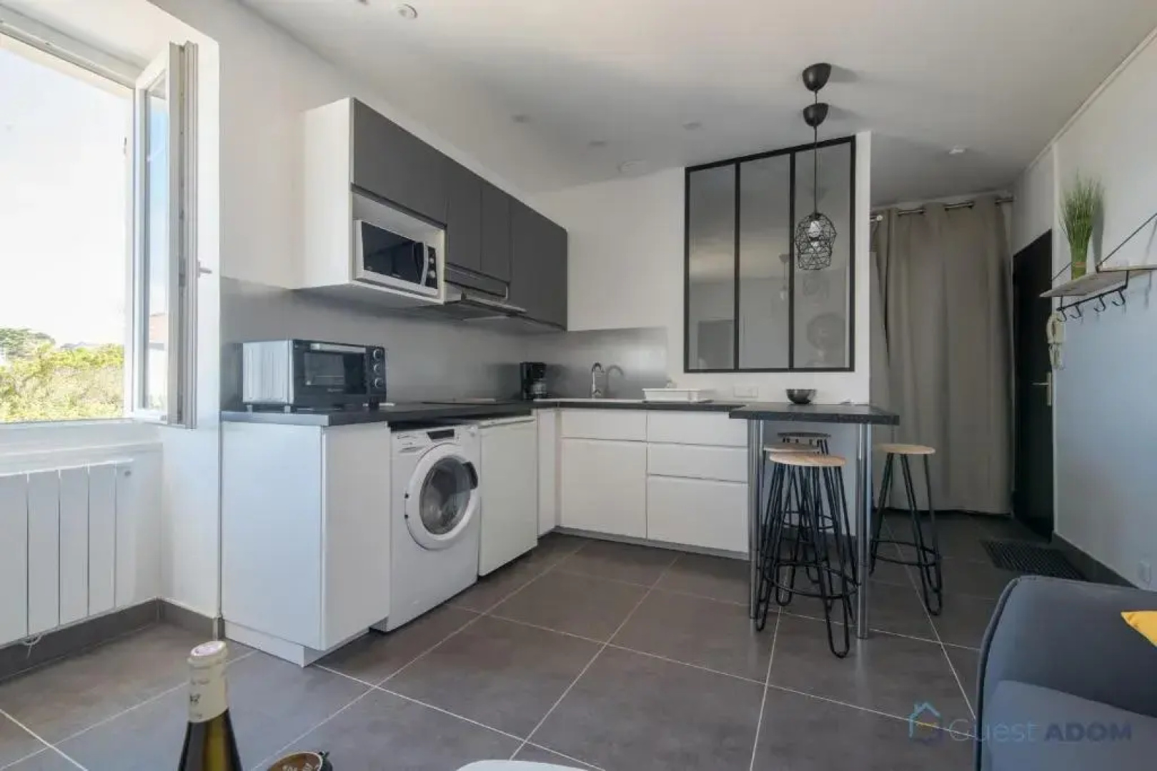 Appartement les pieds dans le sable, vue mer