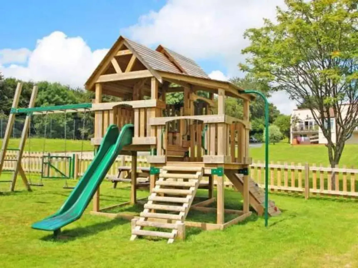 10 Valley View Lodge