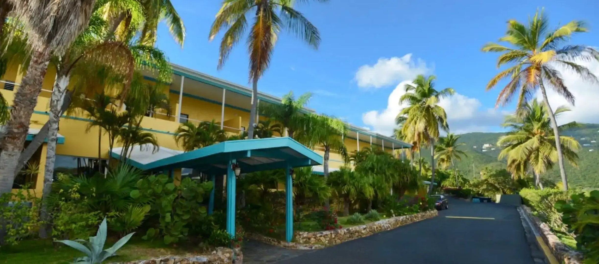 Lindbergh Bay Hotel and Villas