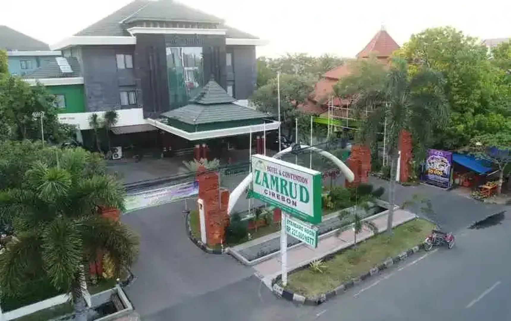 Zamrud Hotel & Convention