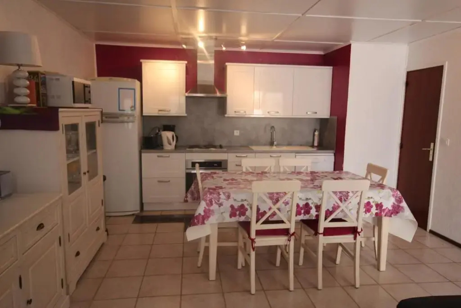 Domaine de vacances à 600m de la plage villa 3 chambres climatisées 7 couchages WIFI terrasse parking animations et piscines en supplément LRPDSR8