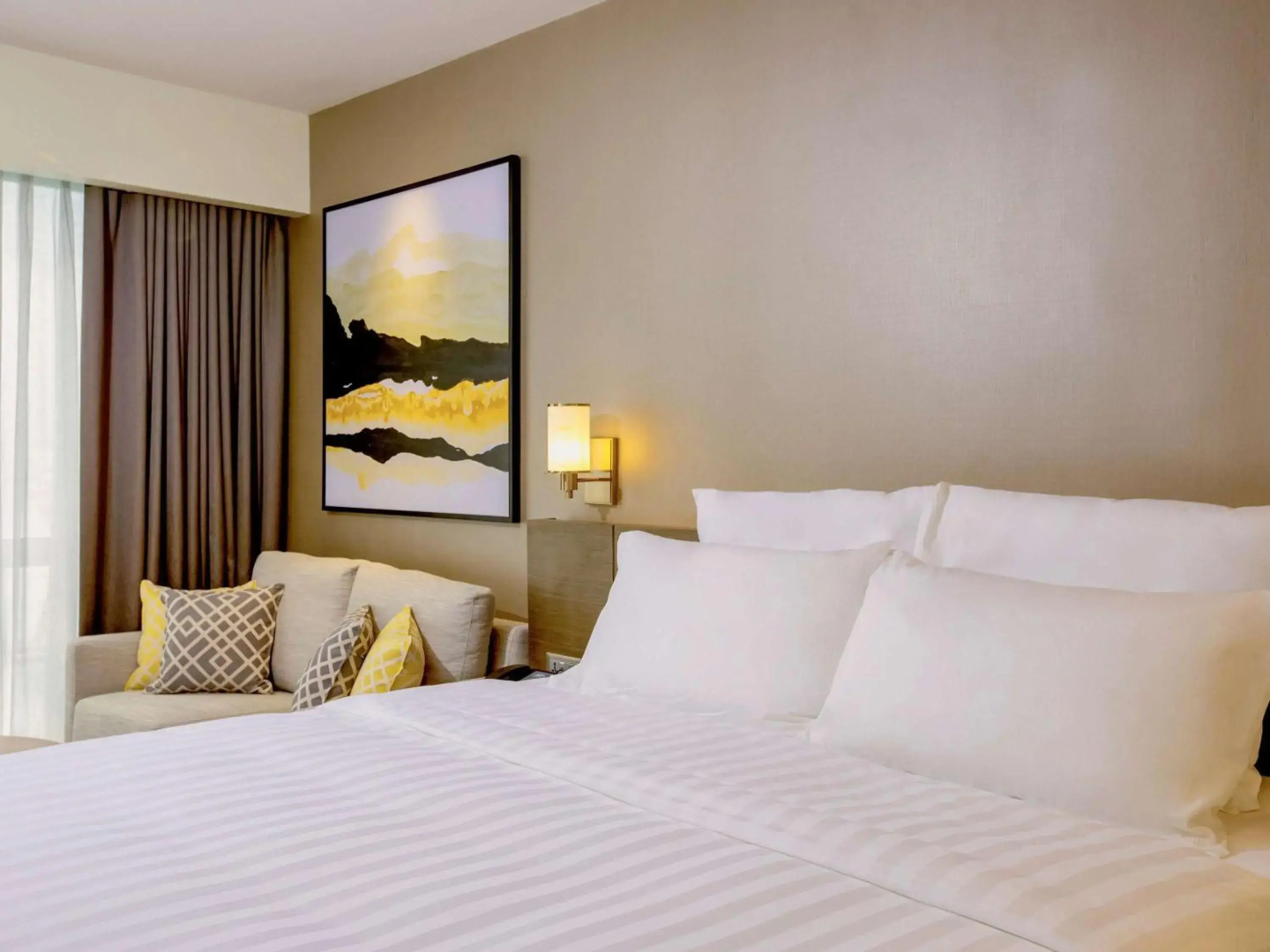 Lower Penthouse Unit in Acqua Residences