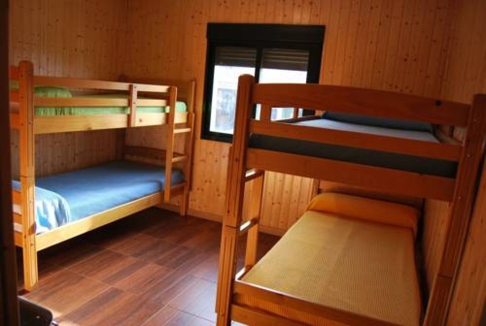 Hostal - Bungalows Camping Cáceres