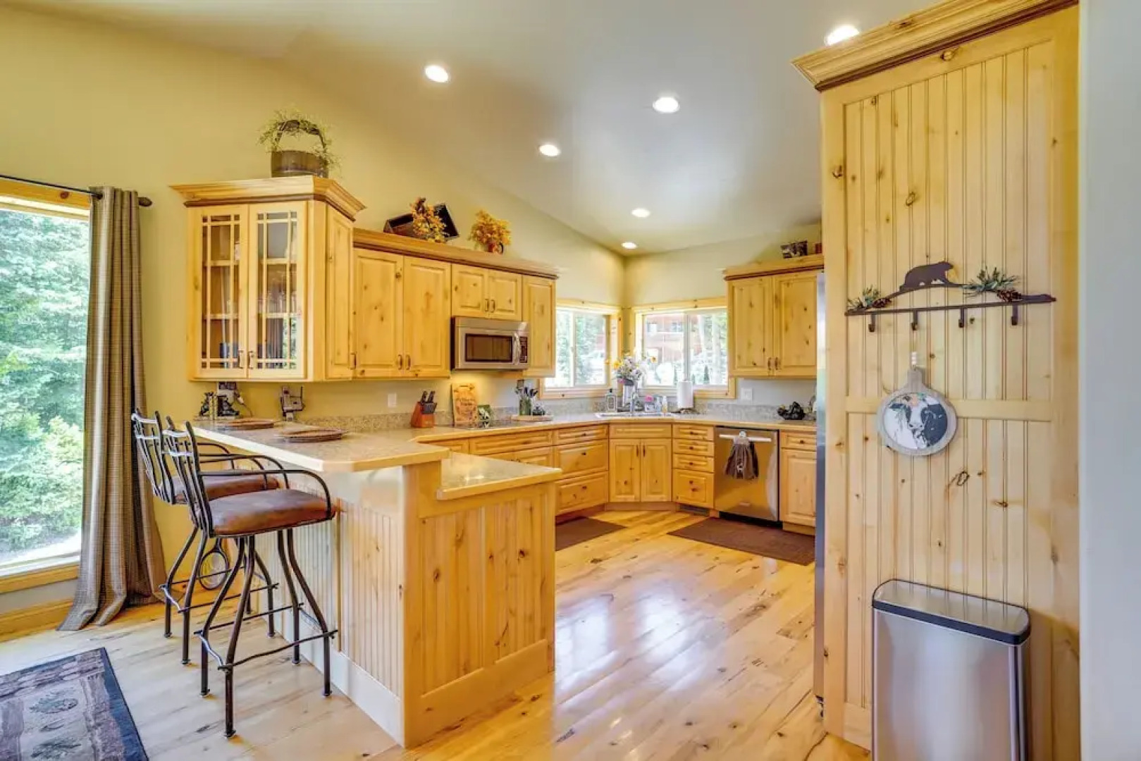 Duck Creek Village Cabin w/ Deck & Private Hot Tub