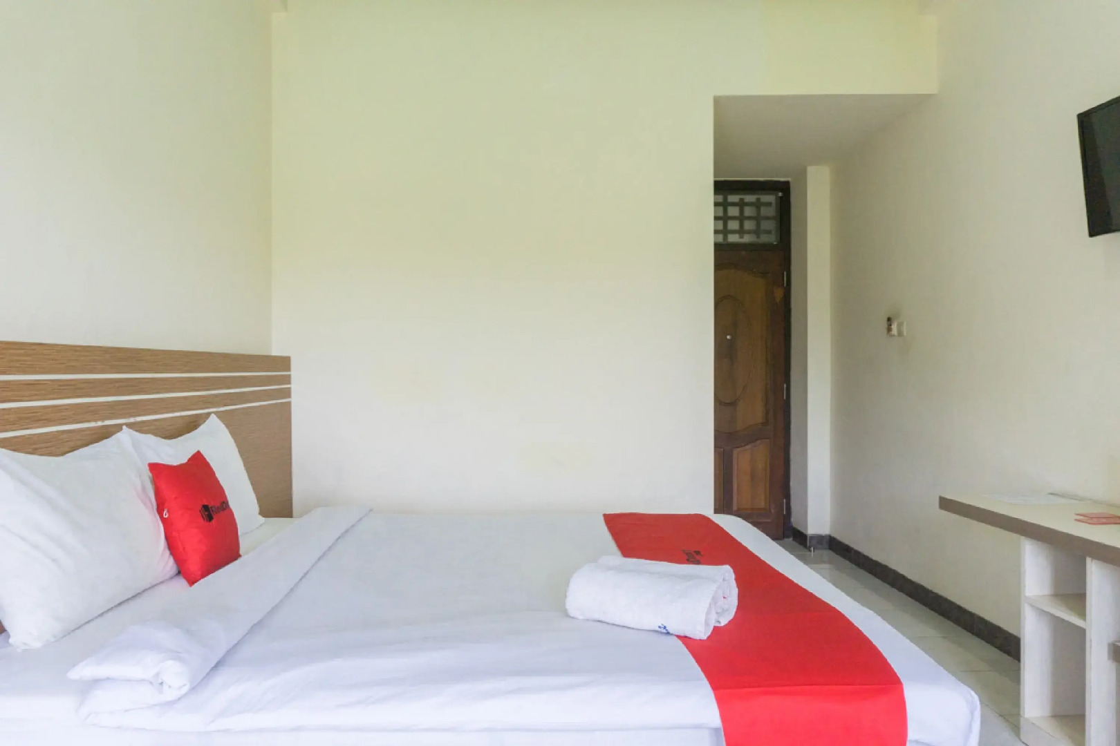 RedDoorz @ Tambolaka Sumba