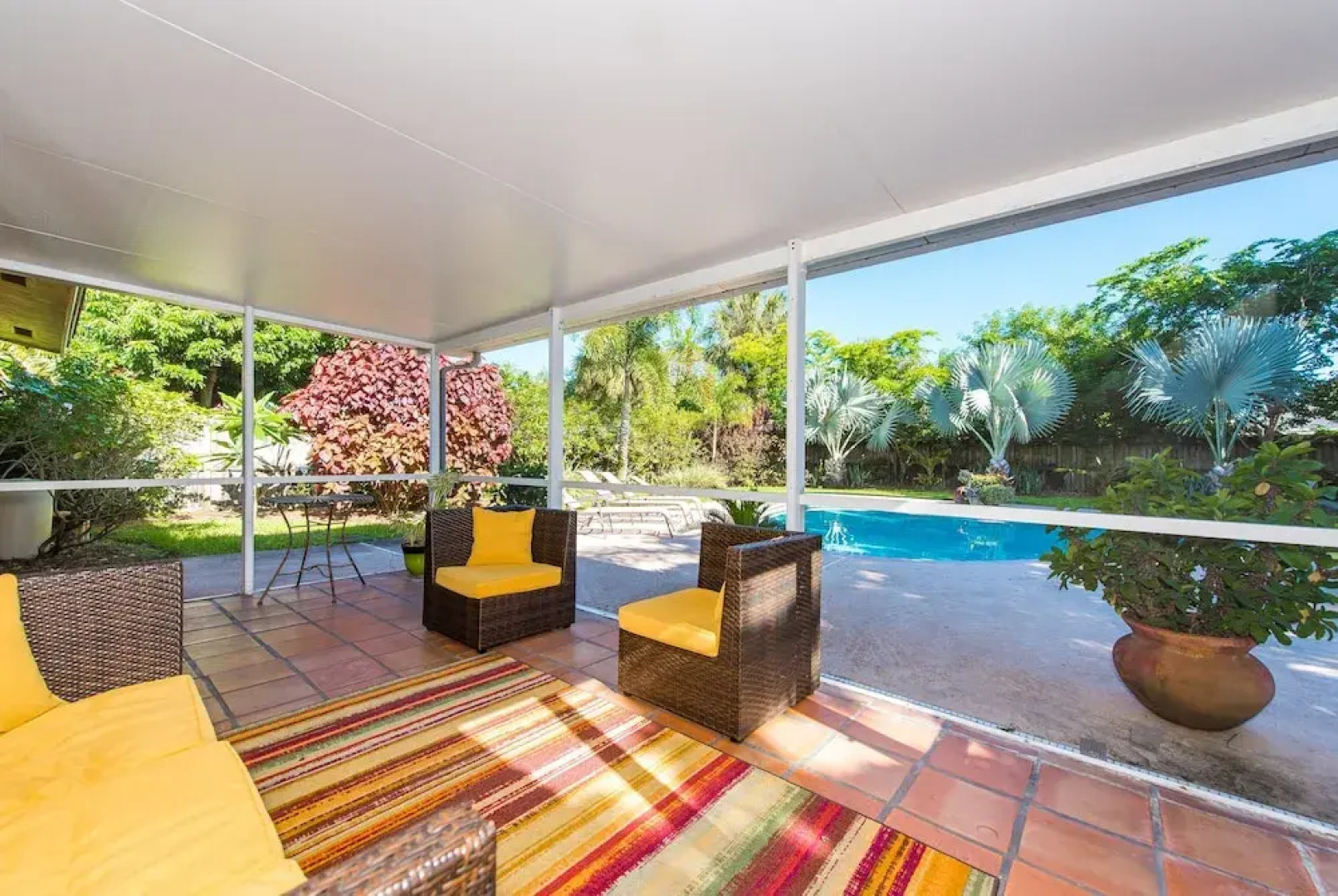 Lush Oasis Home - 2 Br home by RedAwning