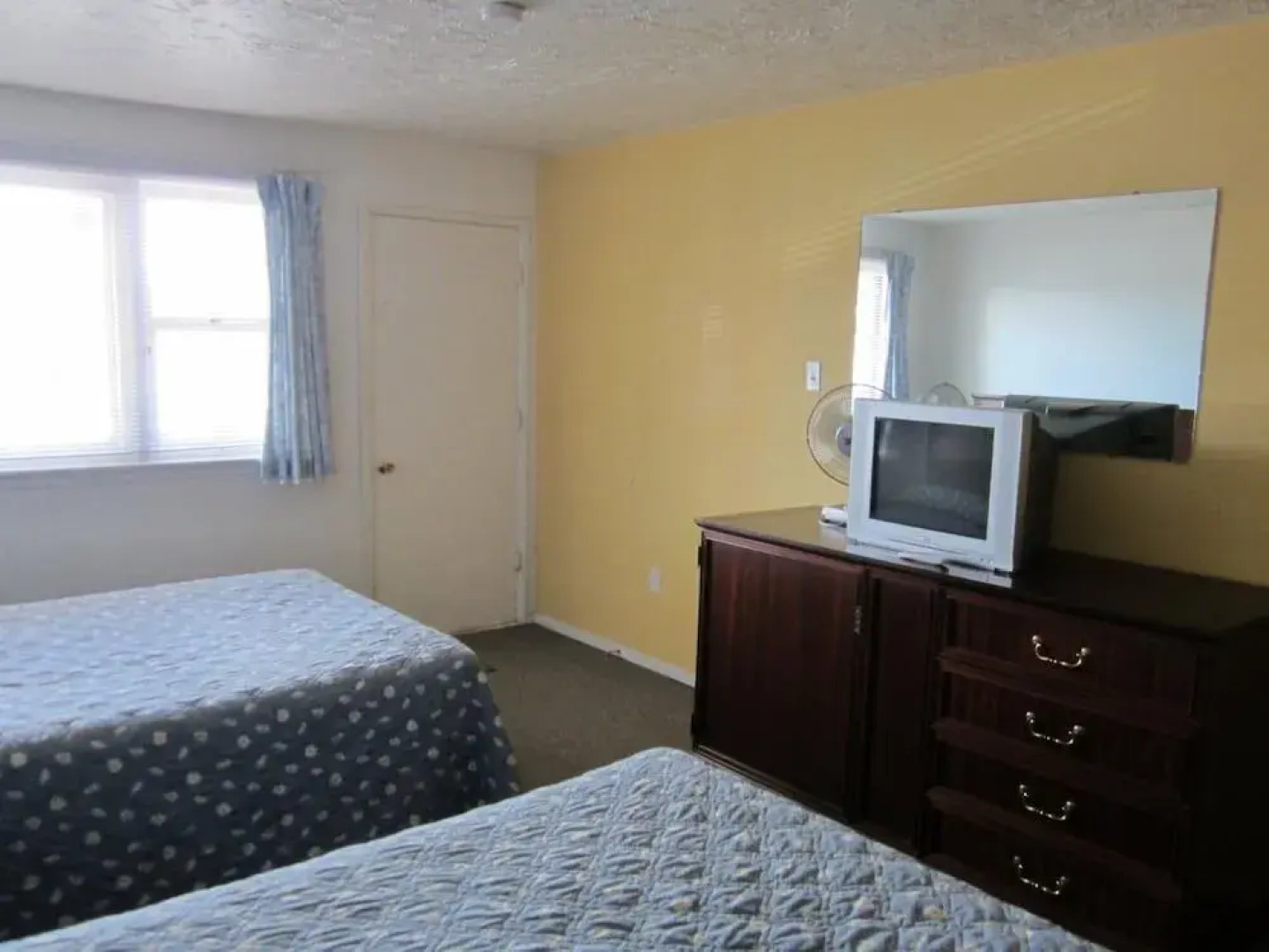 Chetwynd Court Motel