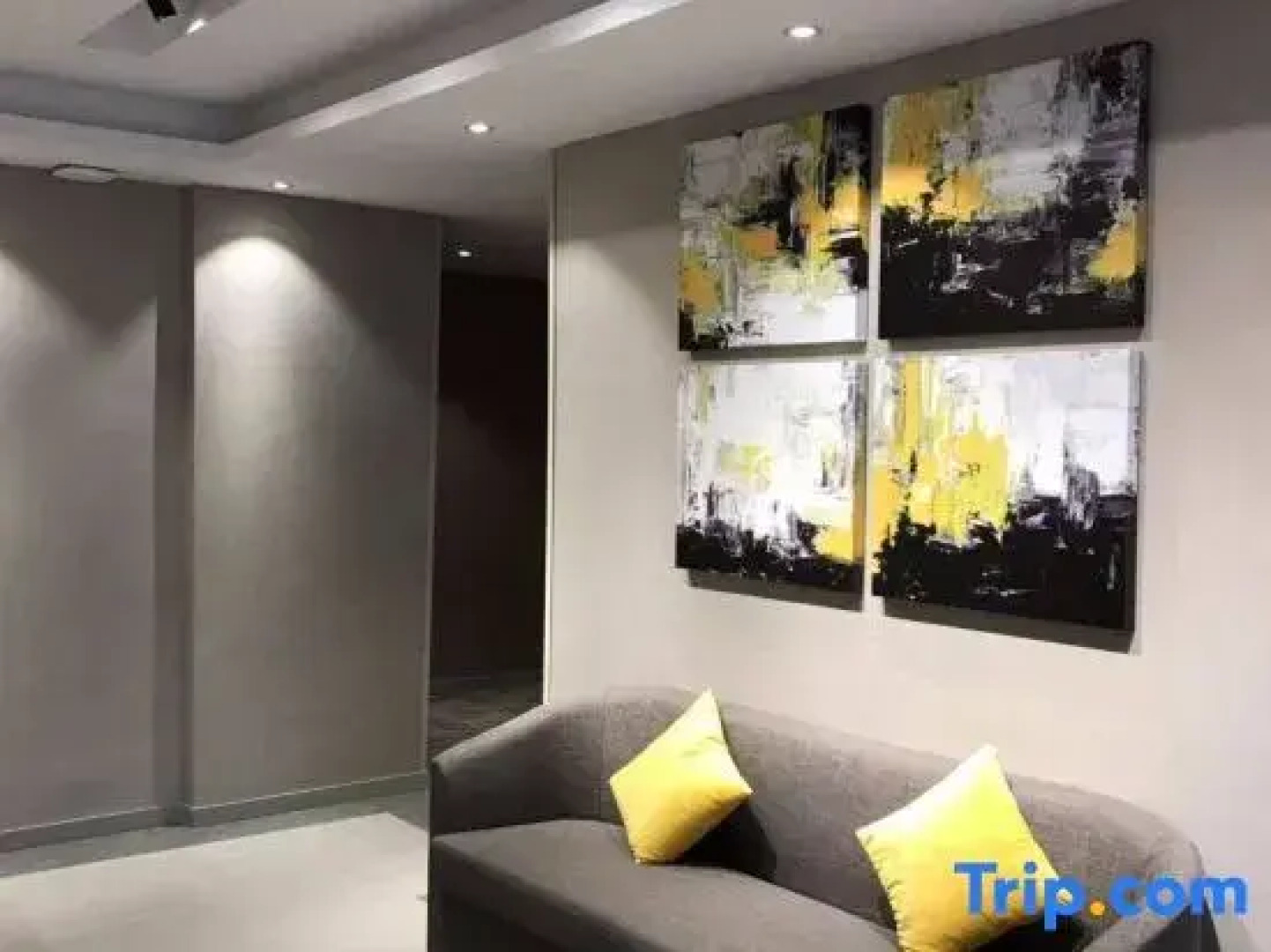 Yiju Collection Hotel (Mohe Beijixing Square)