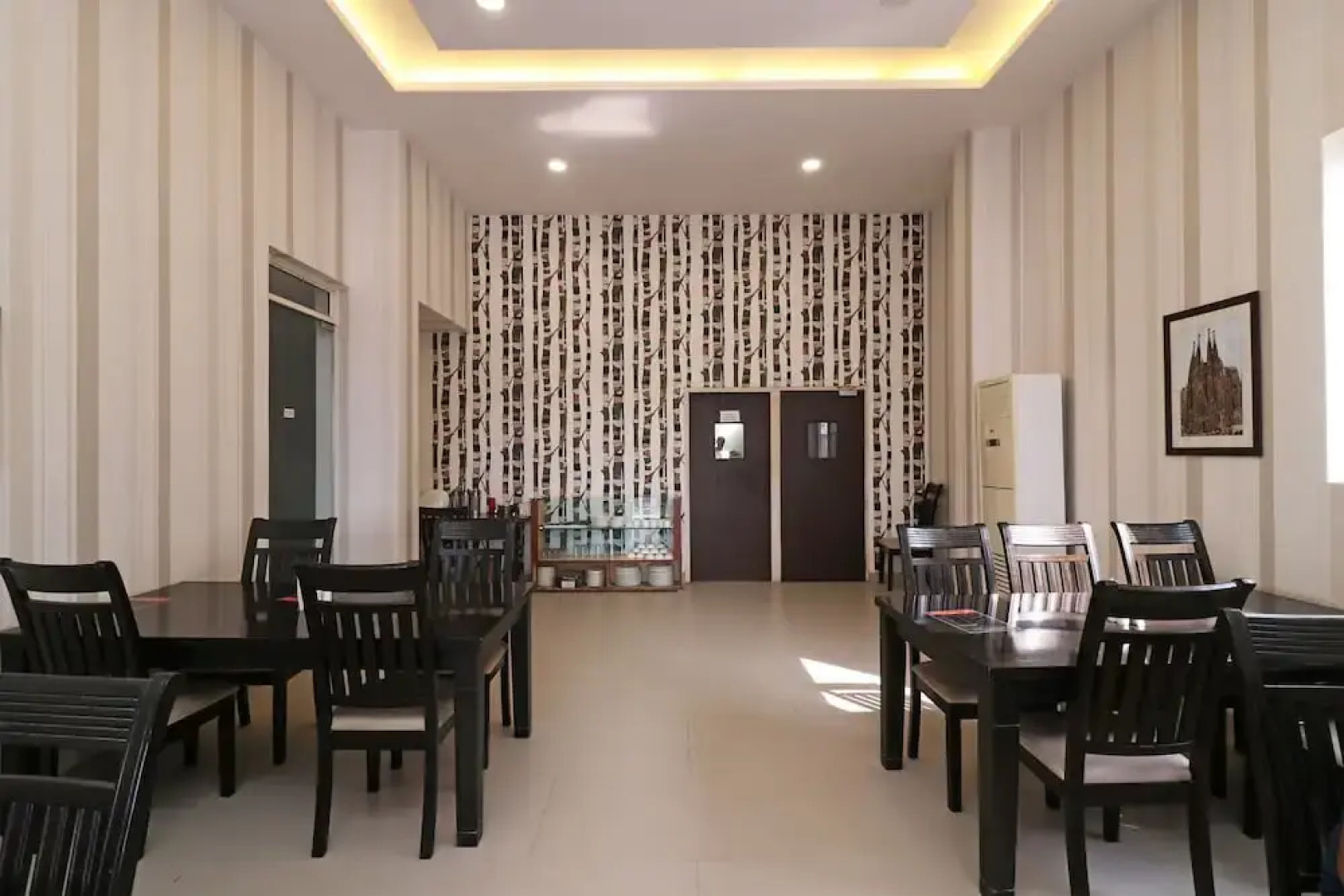 Capital O 18443 Hotel Nano