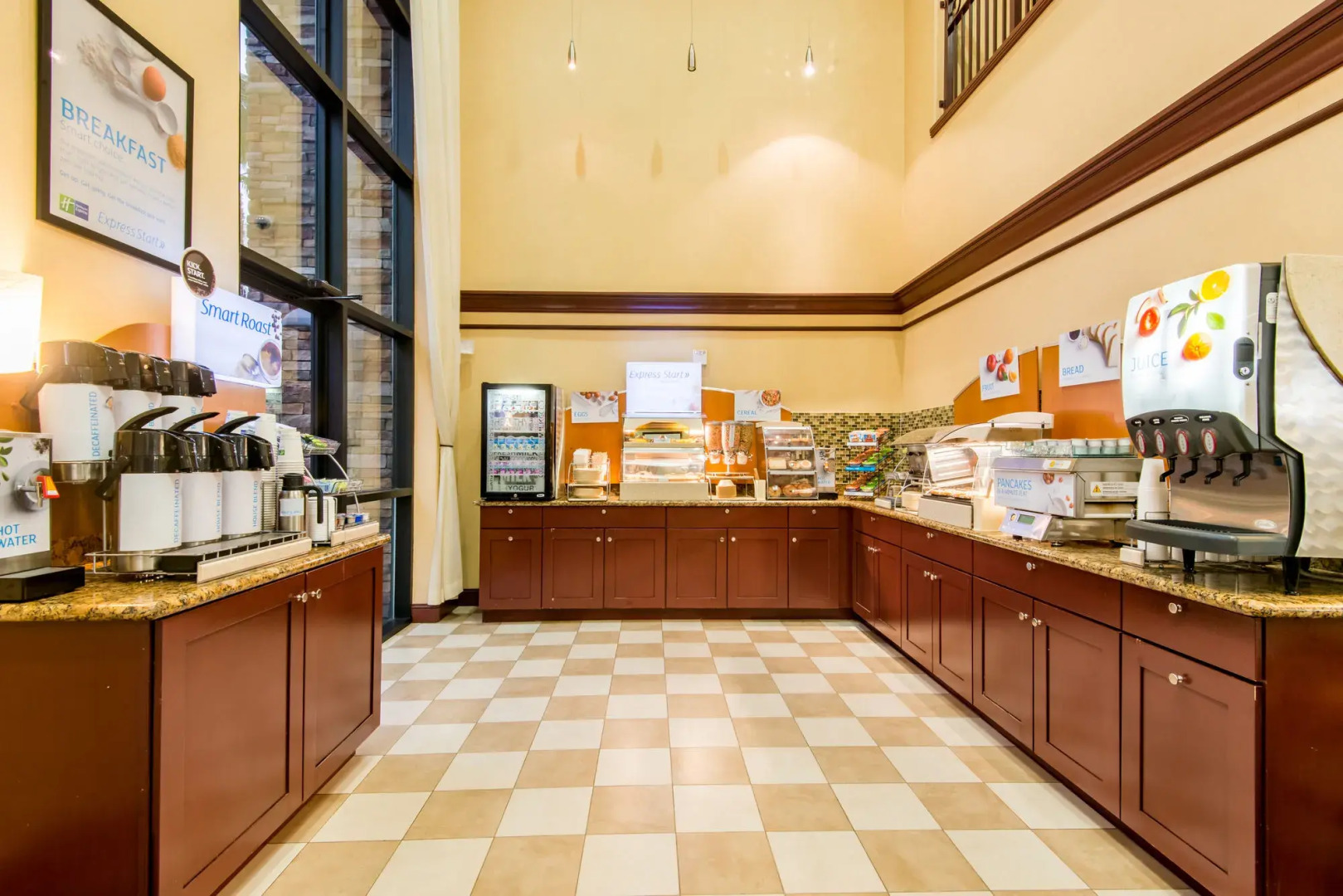 Holiday Inn Express & Suites Phoenix - Glendale Sports Dist by IHG