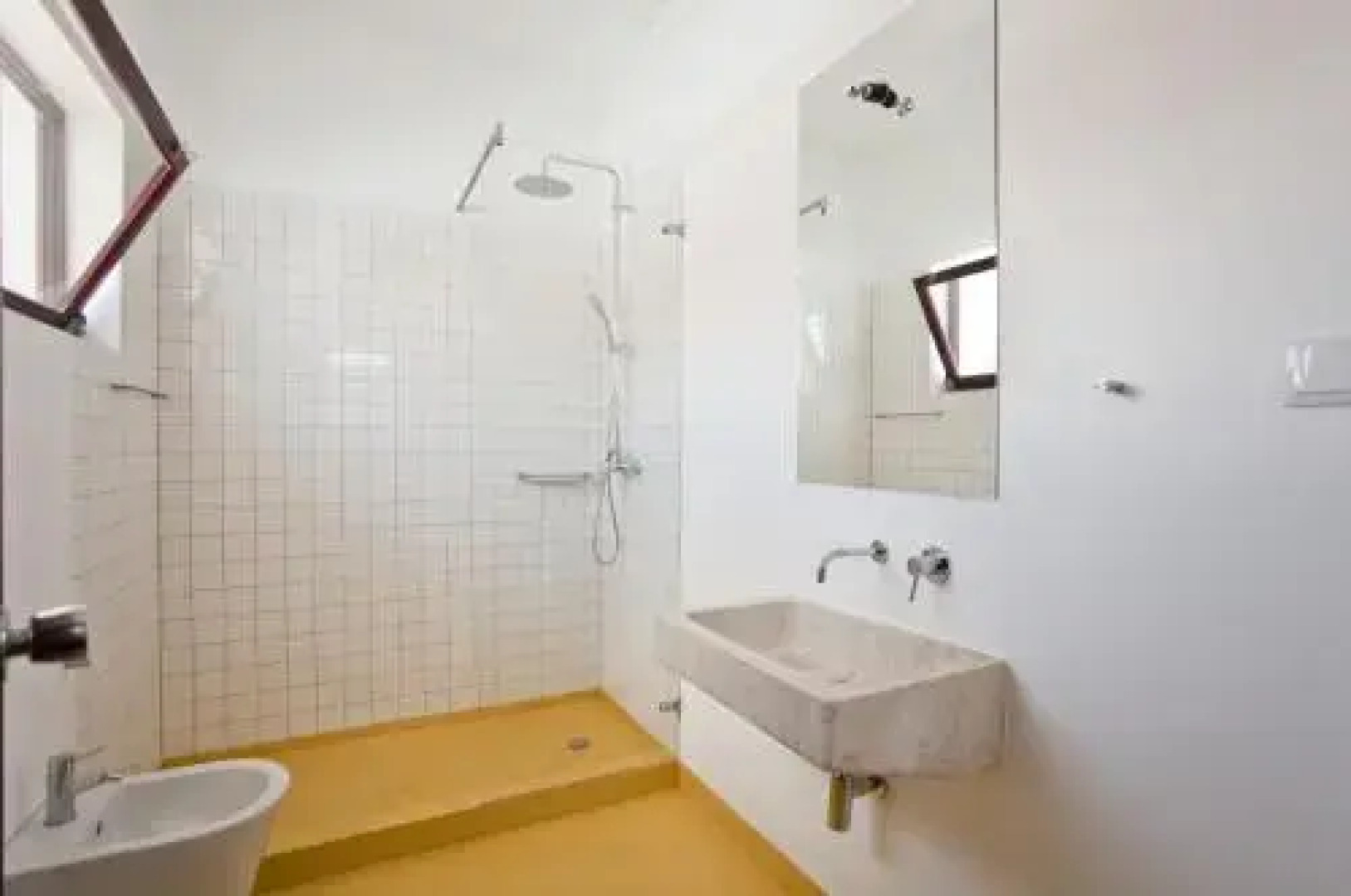 Lost Caparica Surf House