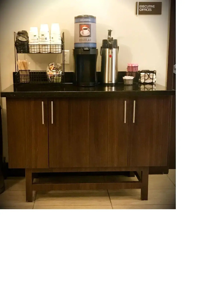 Best Western Plus Pitt Meadows Inn & Suites