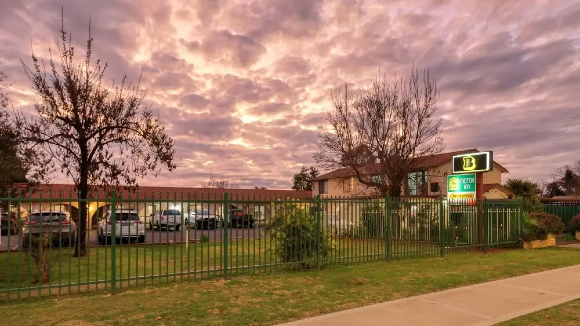 Forest Lodge Motor Inn & Restaurant