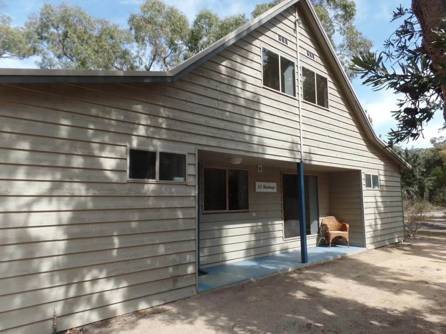 Waterfront Retreat At Wattle Point