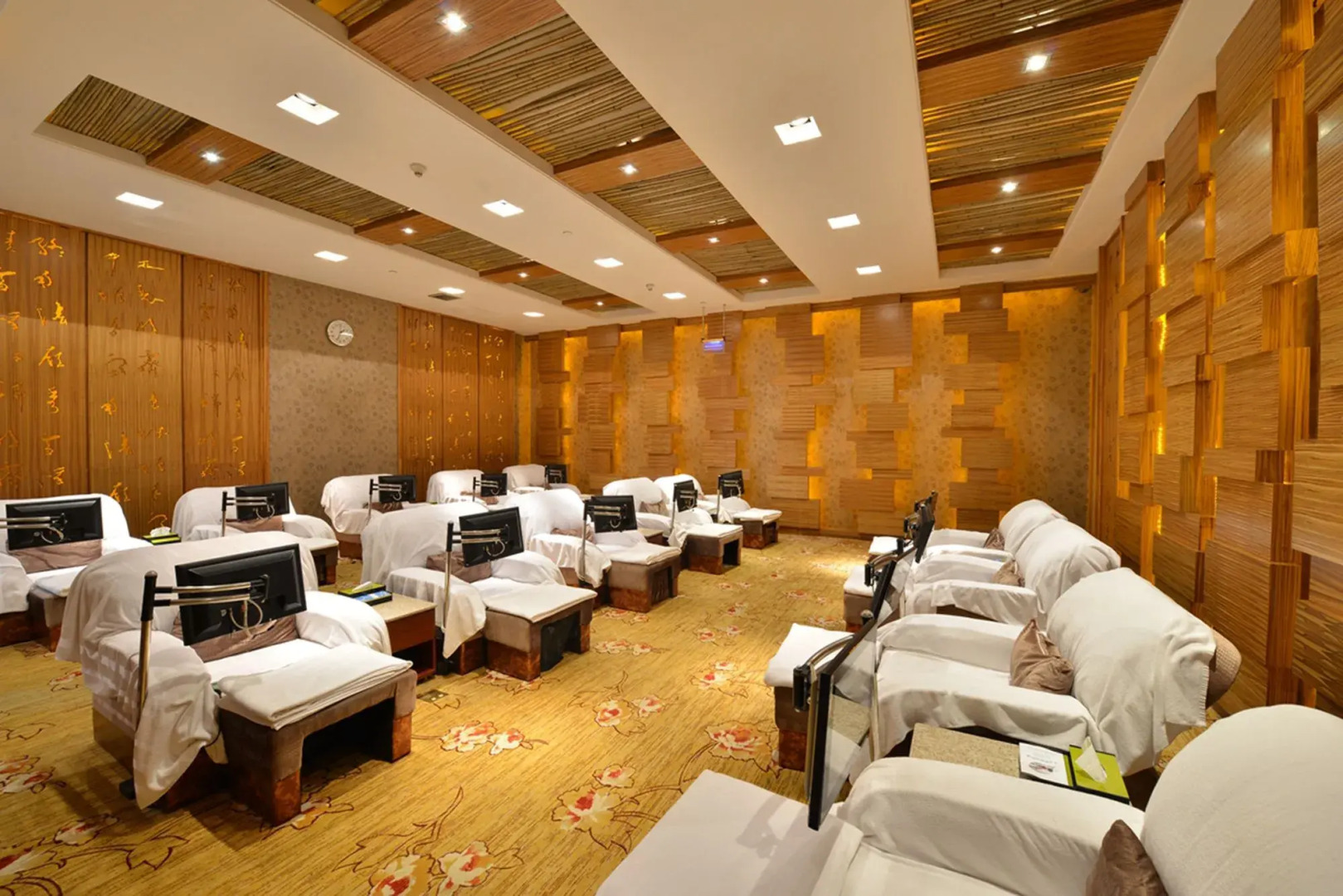 Luxemon Xinjiang Yindu Hotel