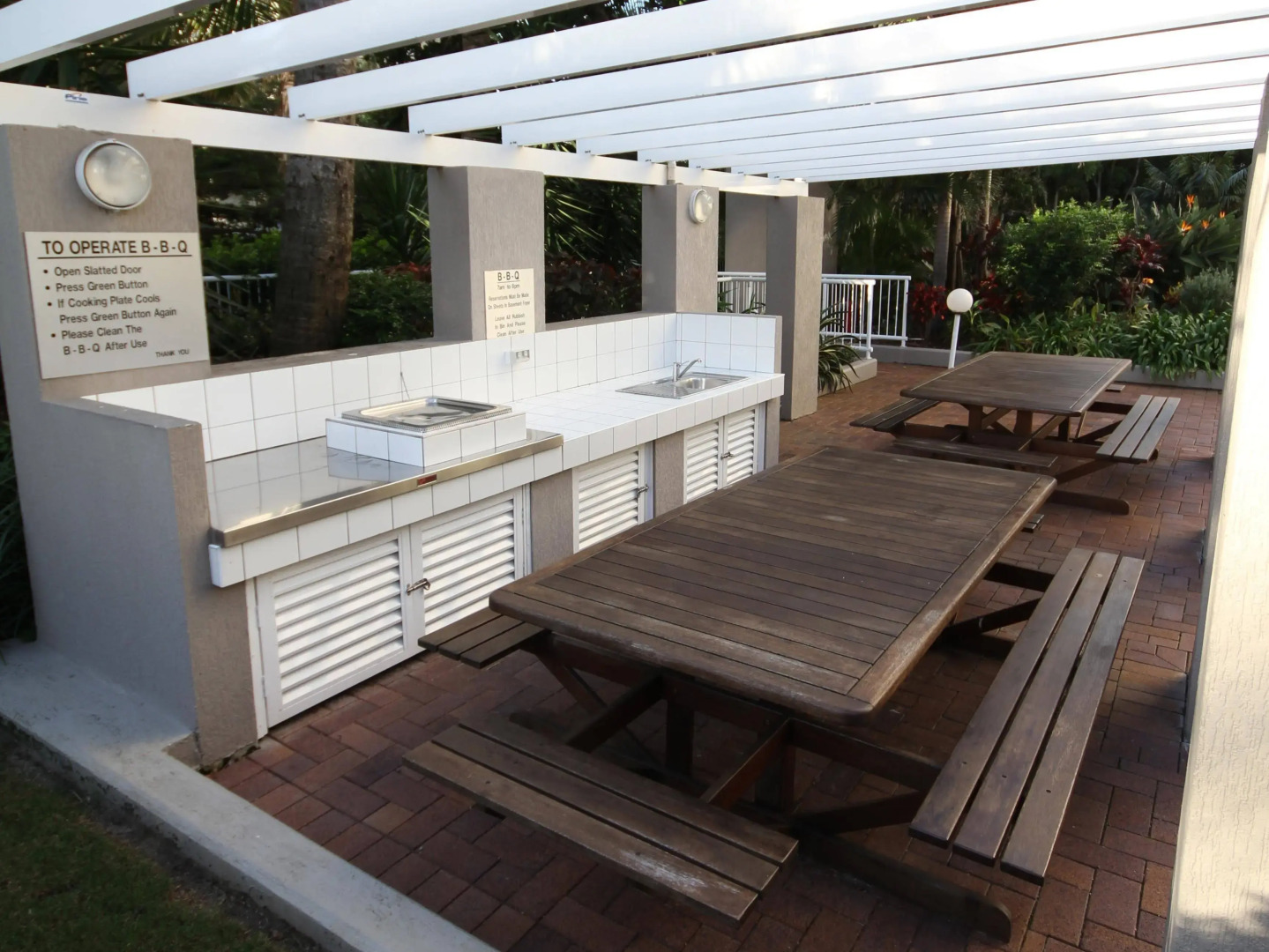 Oscar on Main Resort