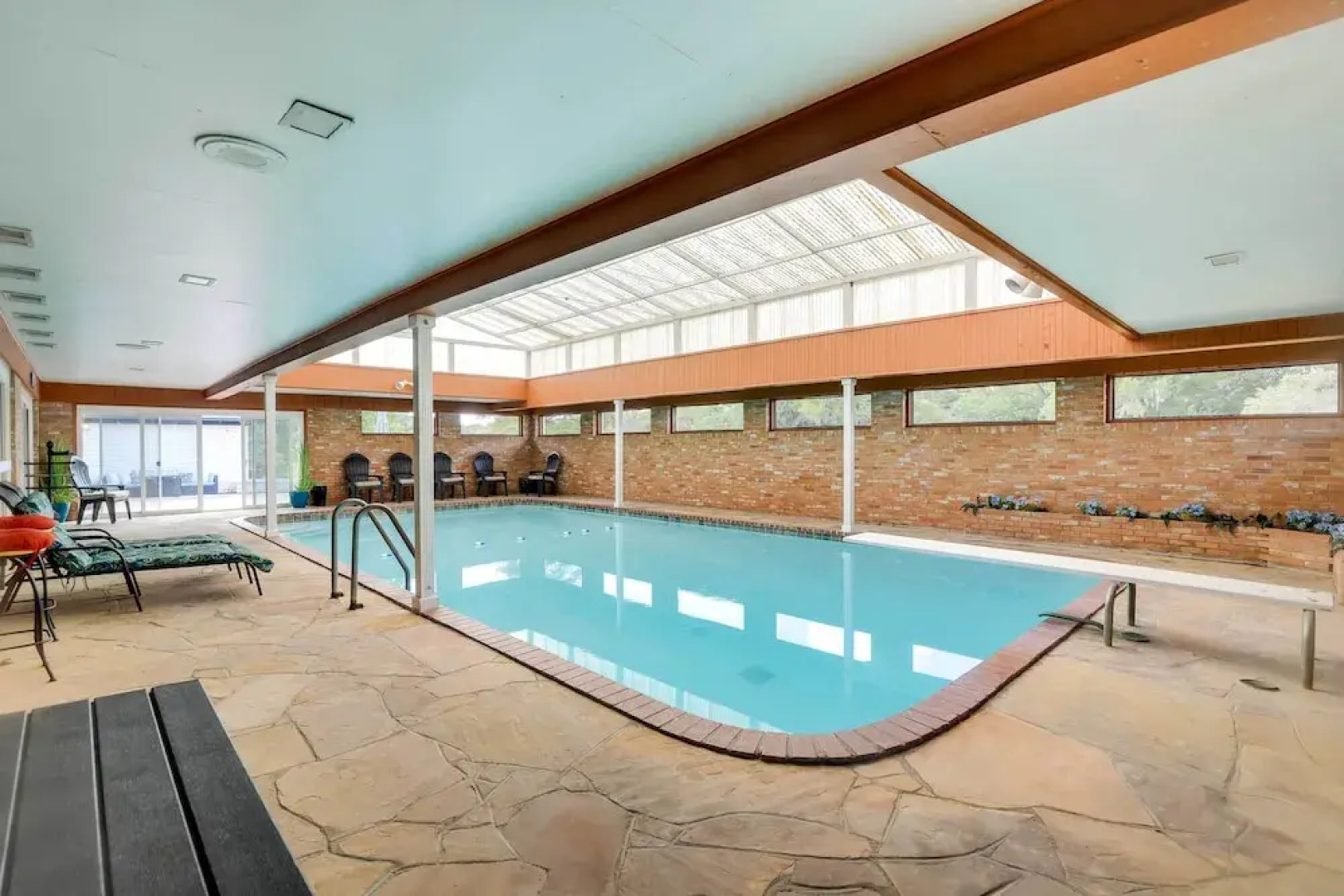 Indoor Pool: Peaceful Oasis in Hitchcock!