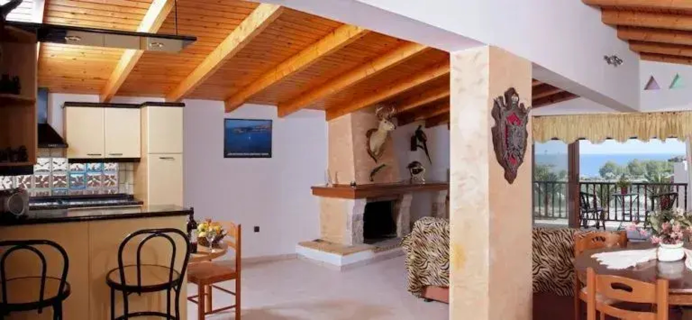 Karavanos Apartments