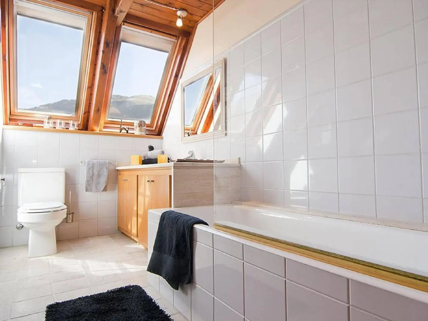 House located in Vall d 'Aran and just 5 min. Walk from the center of Vielha.