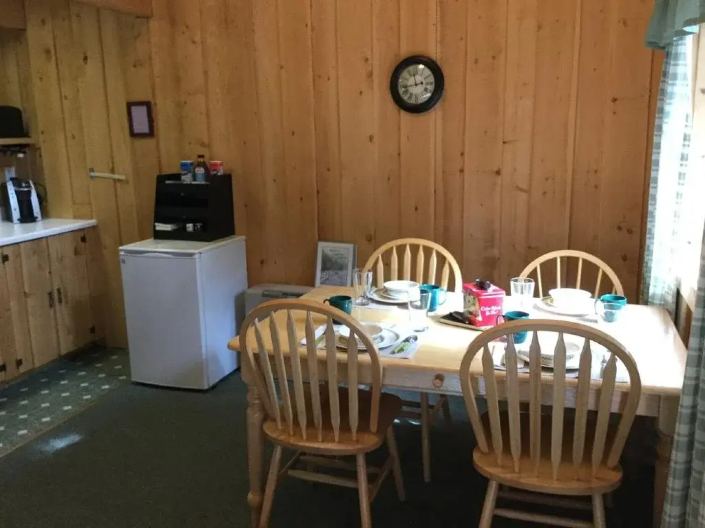 Renfro's Lakeside Retreat - Cabin's and R.V. Park