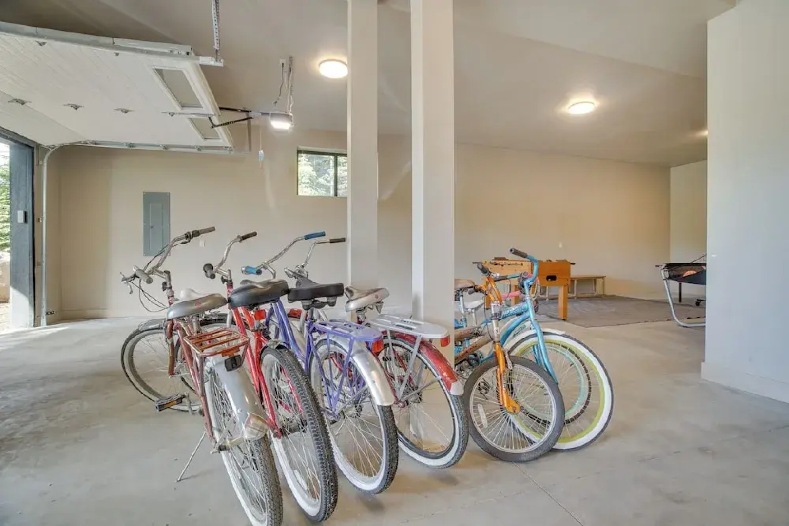 Sled Hill & Hot Tub Access: Mccall Family Cabin!