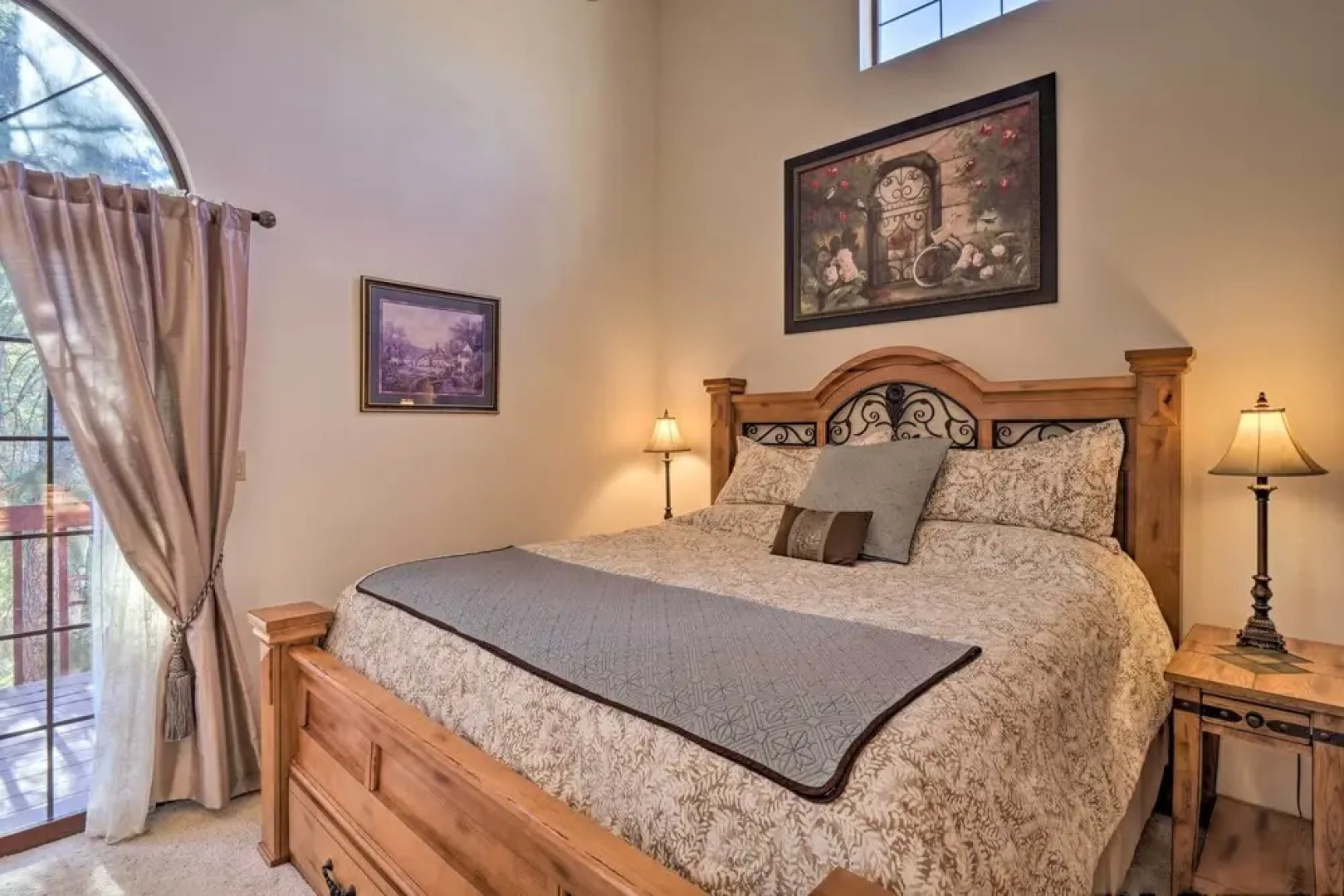 Expansive Mountain Retreat w/ Views of Pikes Peak!