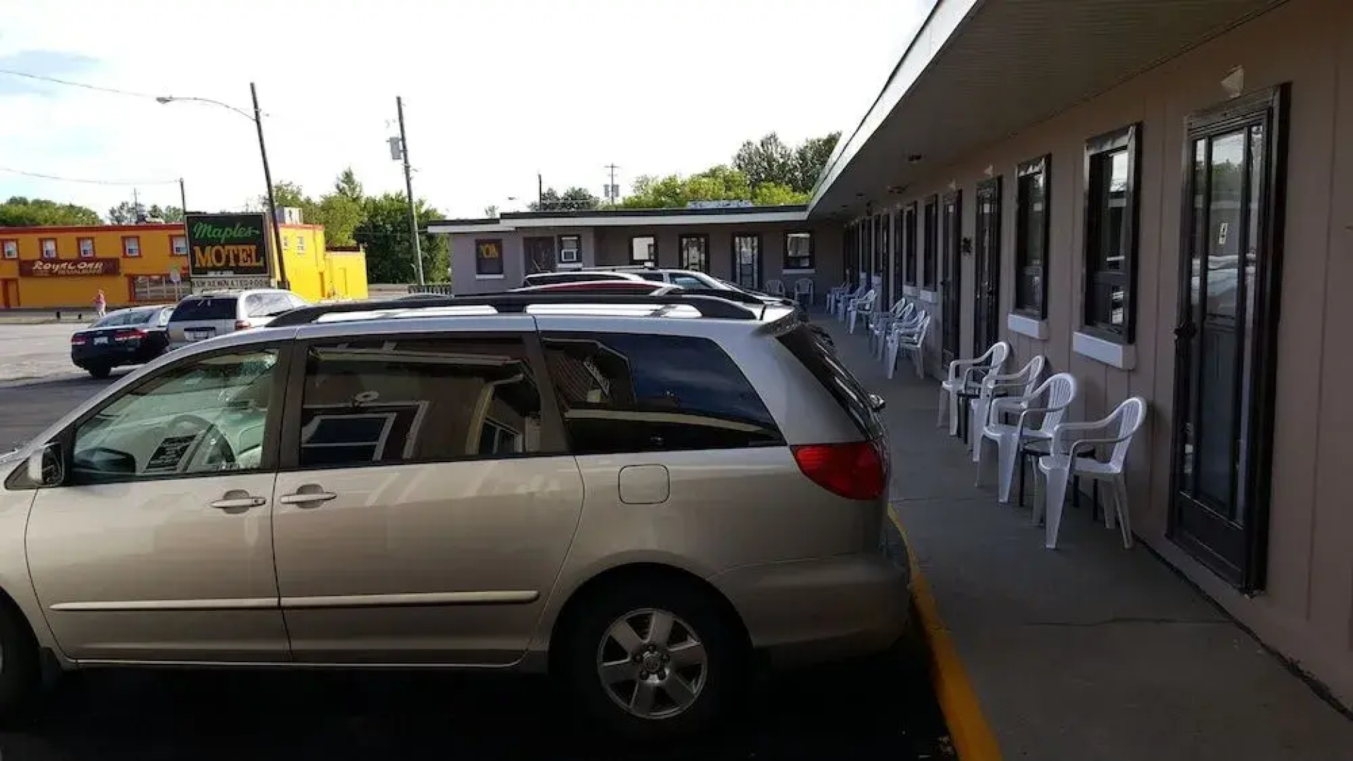 Maples Motel