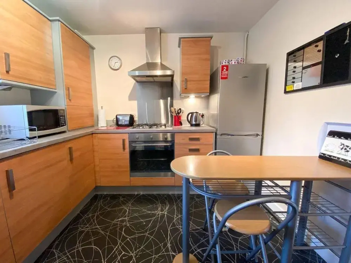 Glasgow Ellerslie Path 2bd Home - Parking