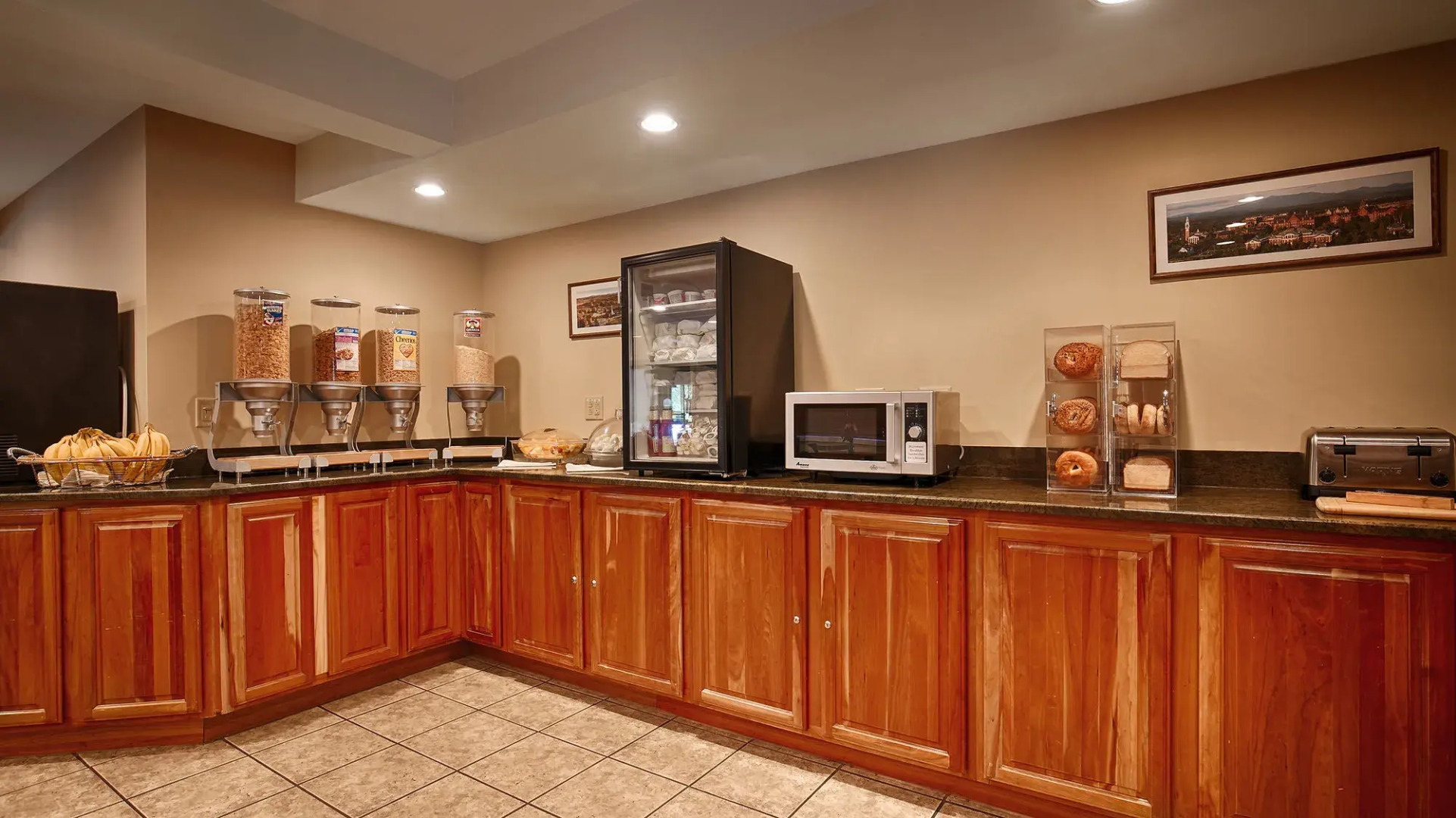 Best Western Plus Windjammer Inn & Conference Center