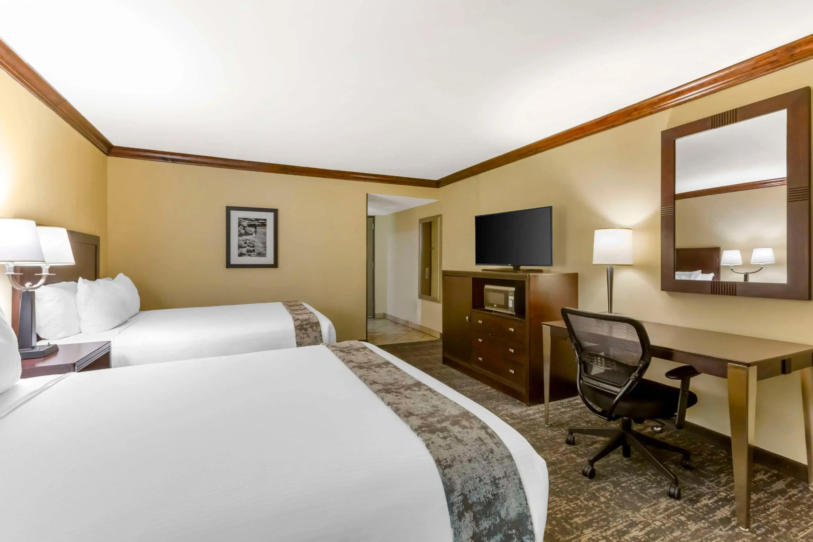 Best Western Plus Raton Hotel