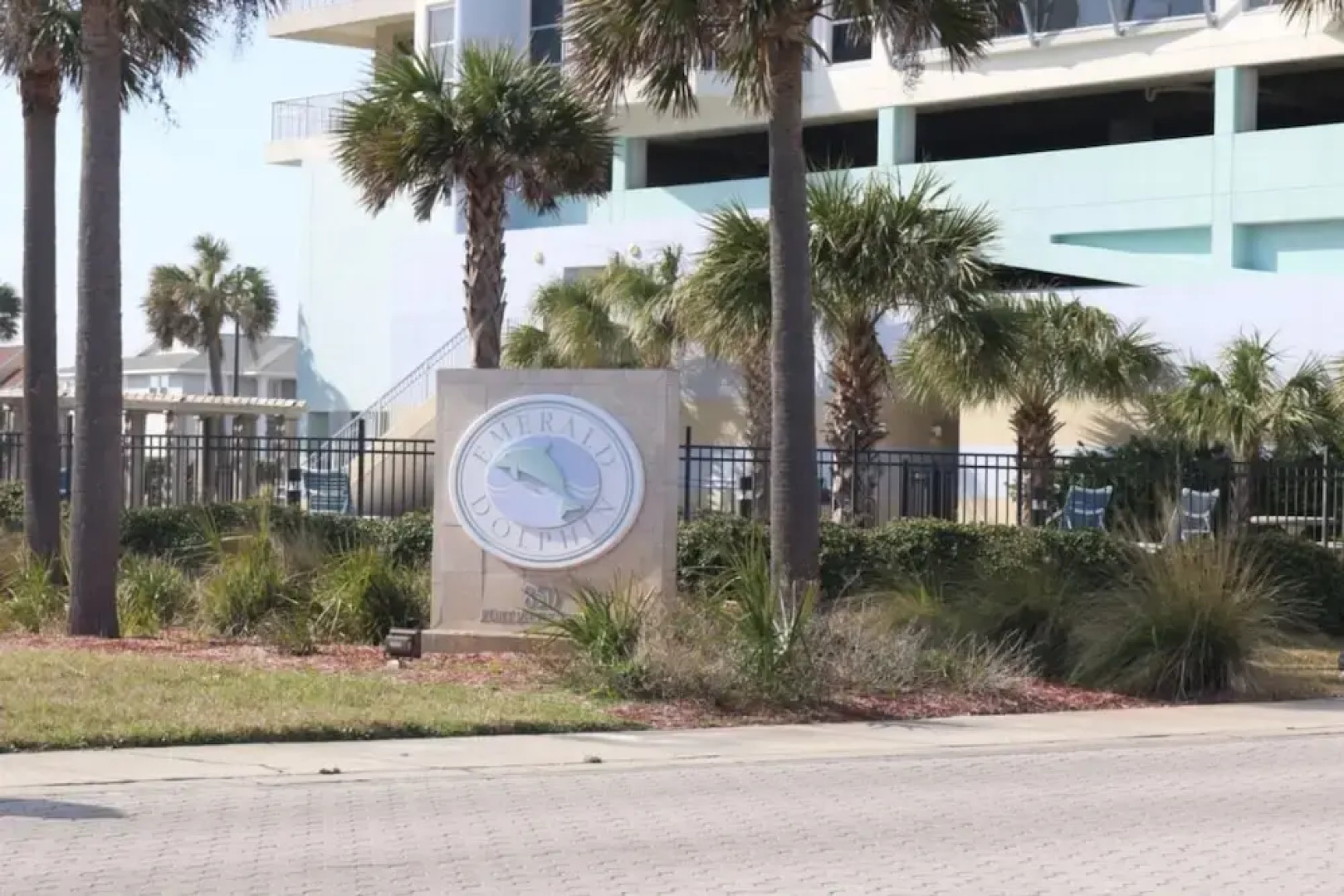 Emerald Dolphin by Surfside VR