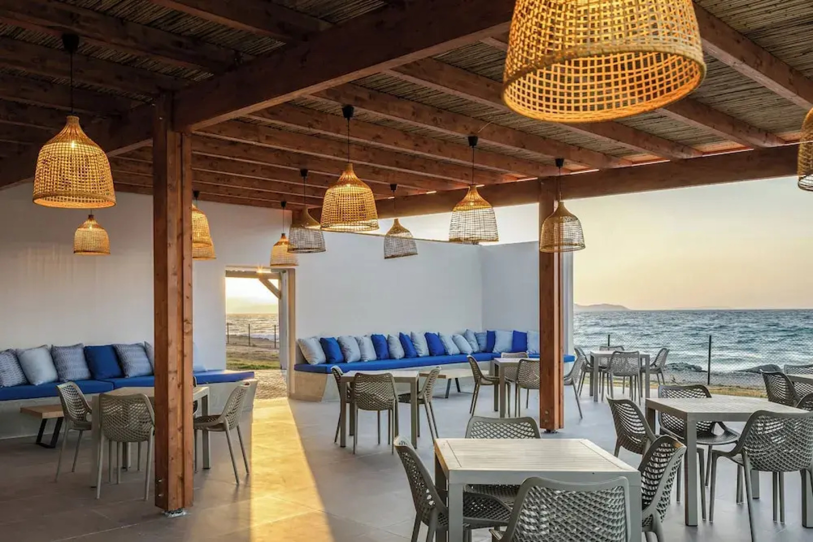 White Olive Marine Aquapark