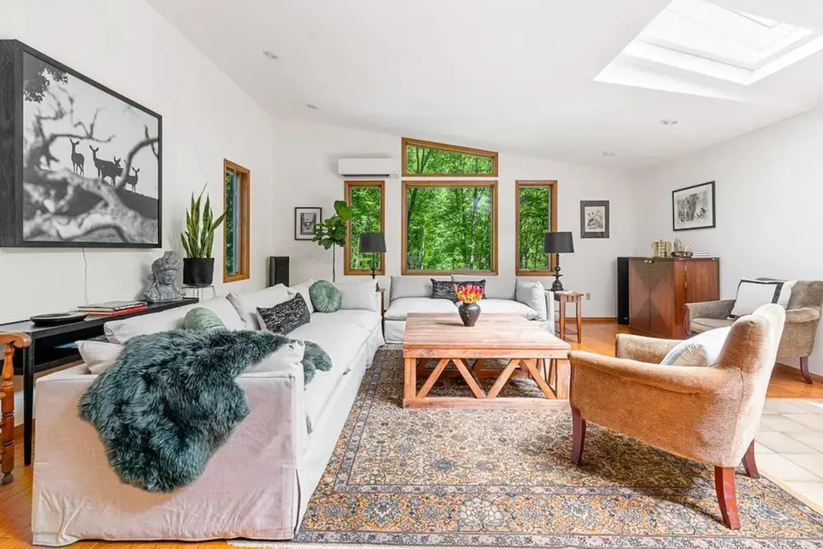 Lush Designer Retreat on Pond Near Rhinebeck