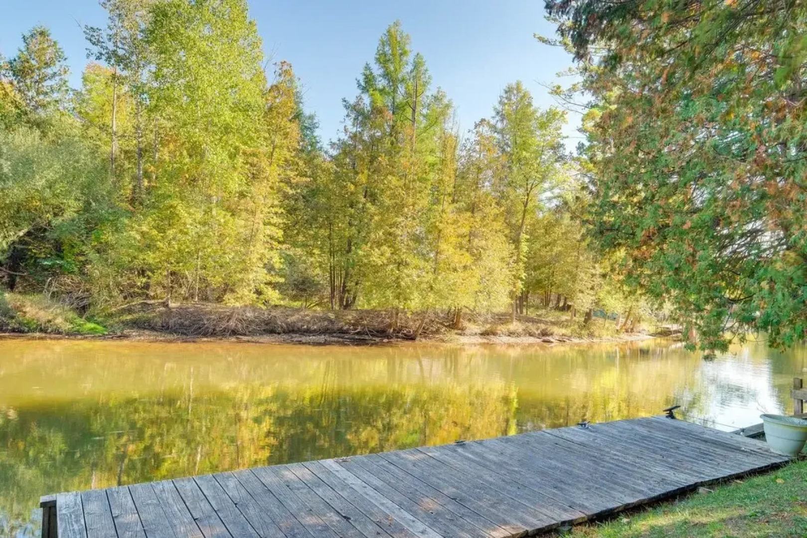 Chain of Lakes Escape in Bellaire w/ River Access
